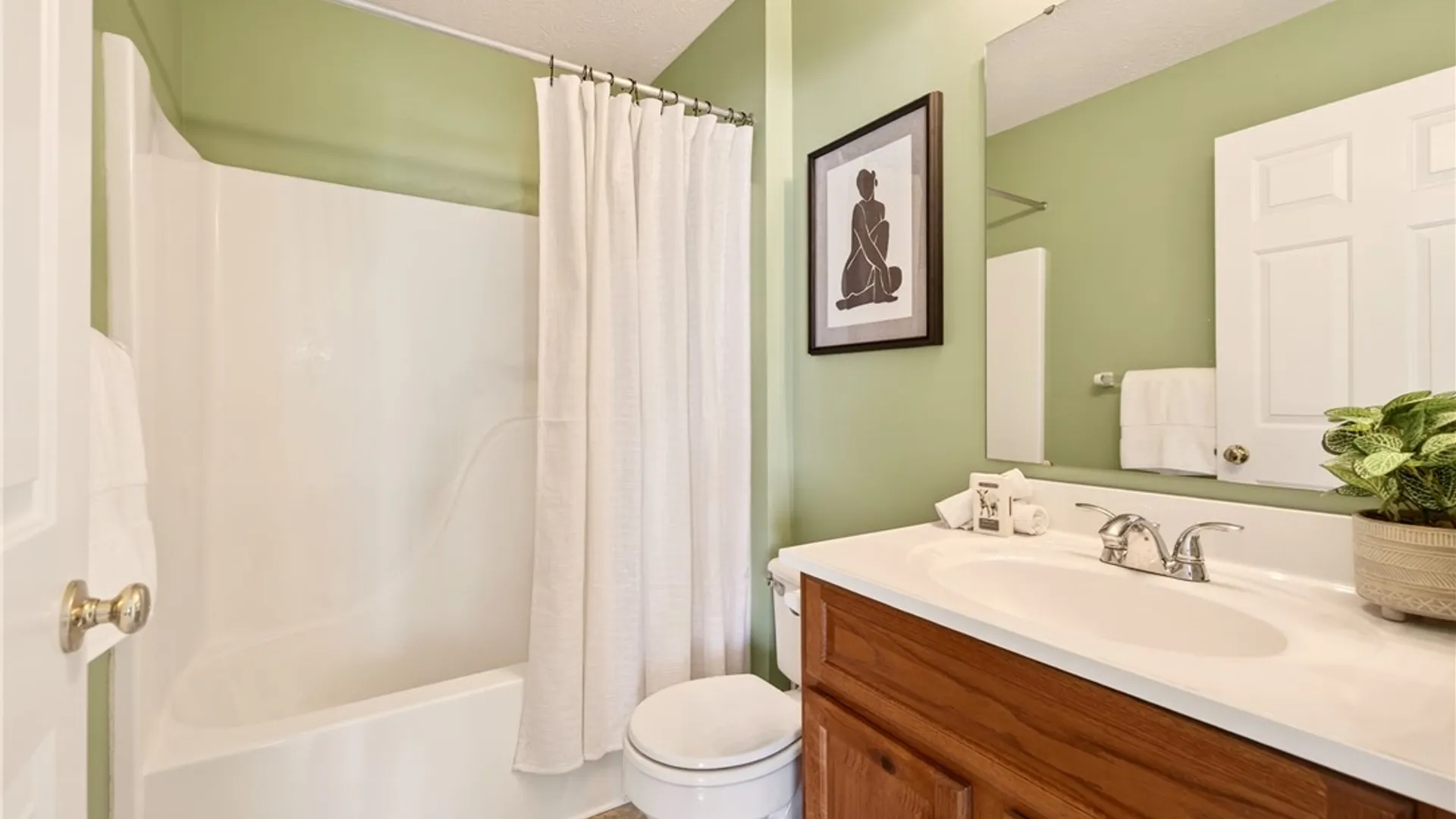 Property at 3217 Holly Crescent, Macedon, NY 14502 17