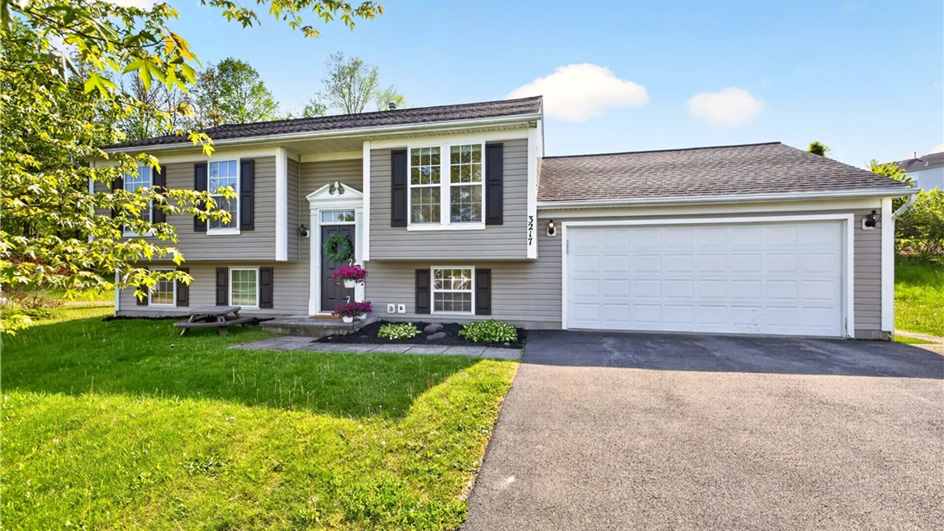 Property at 3217 Holly Crescent, Macedon, NY 14502 2