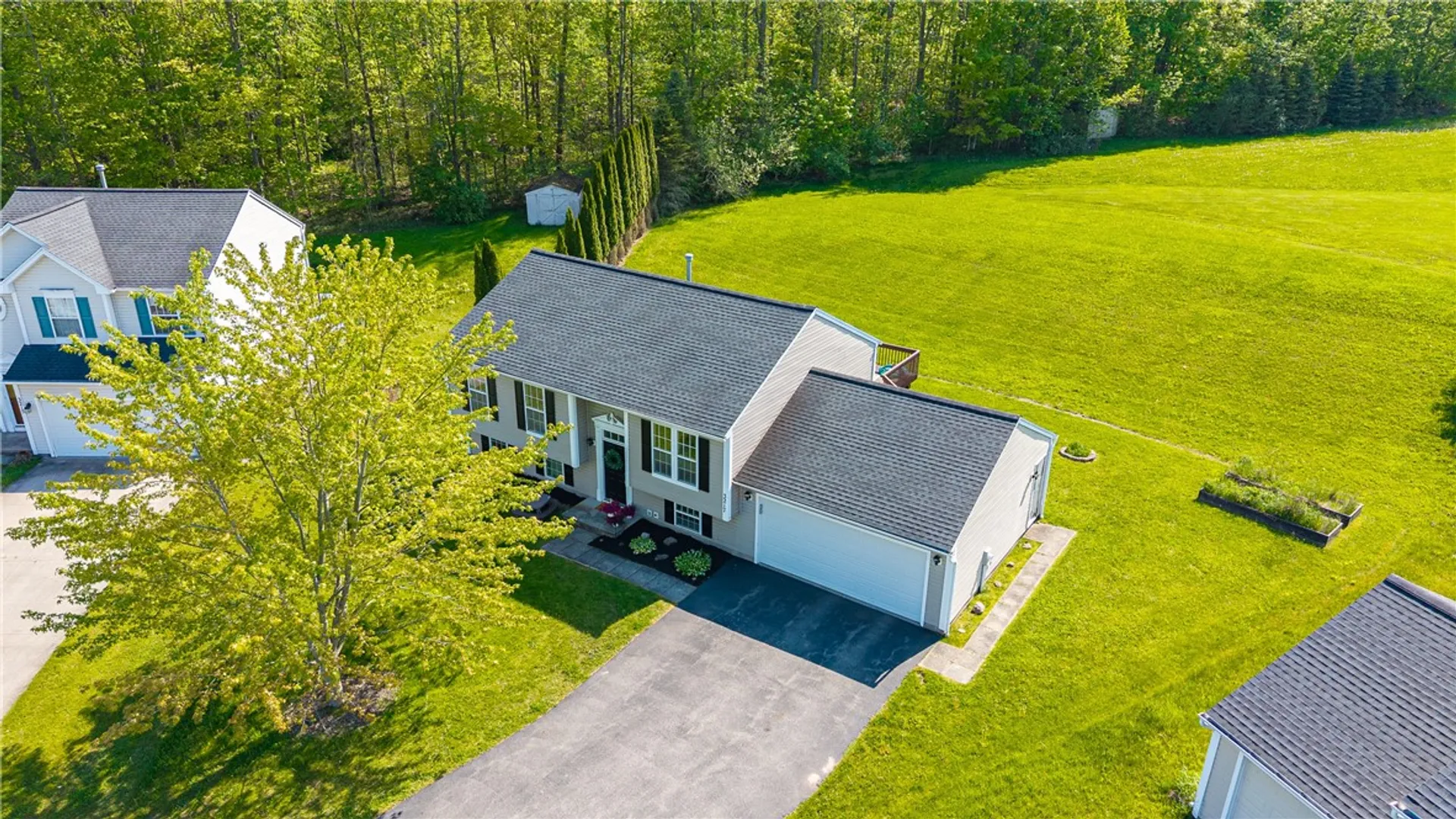 Property at 3217 Holly Crescent, Macedon, NY 14502 41