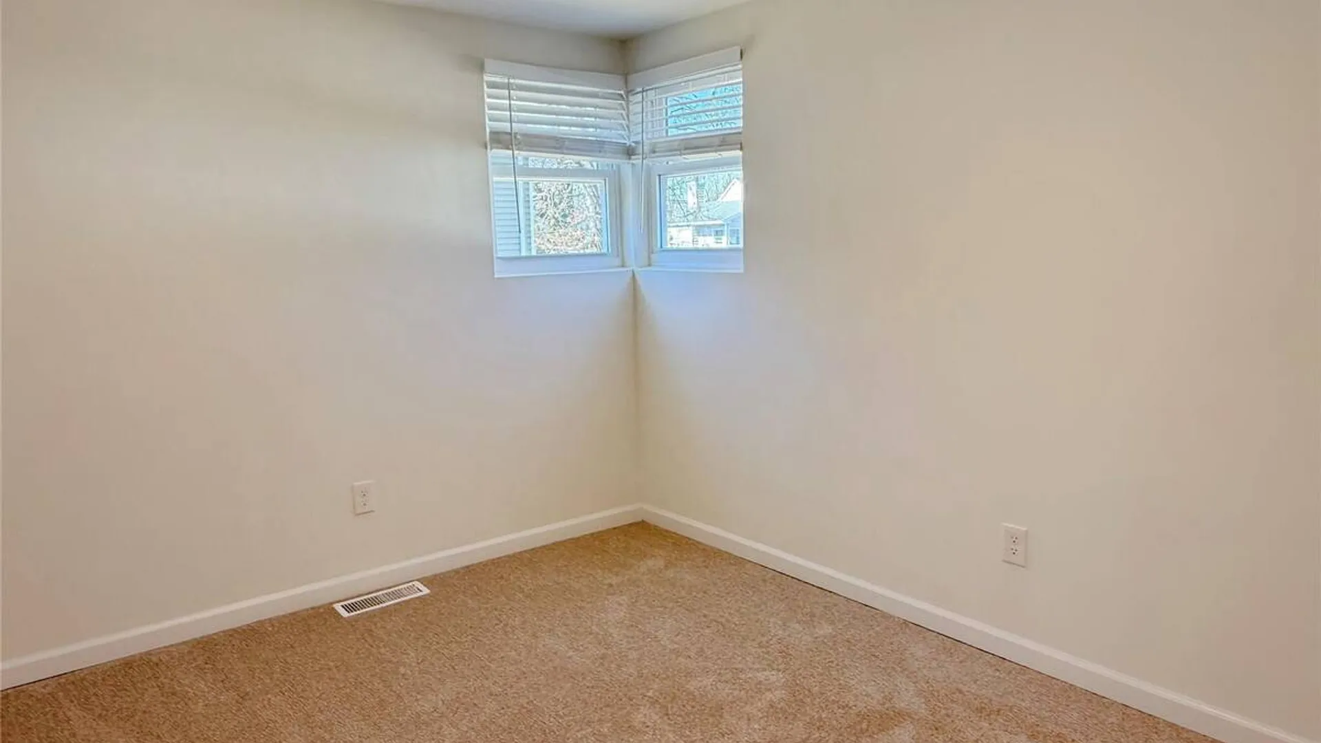 Property at 225 Fir Grove Road, Ronkonkoma, NY 11779 9