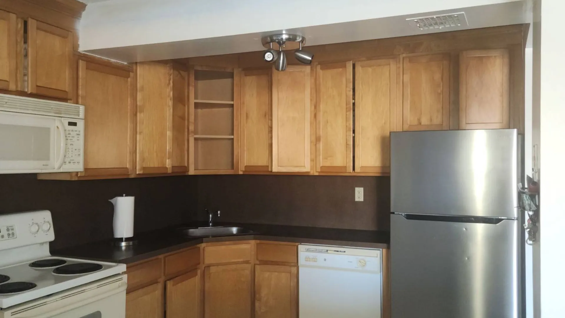 Property at 10843 Seaview Avenue, Brooklyn, NY 11236 8