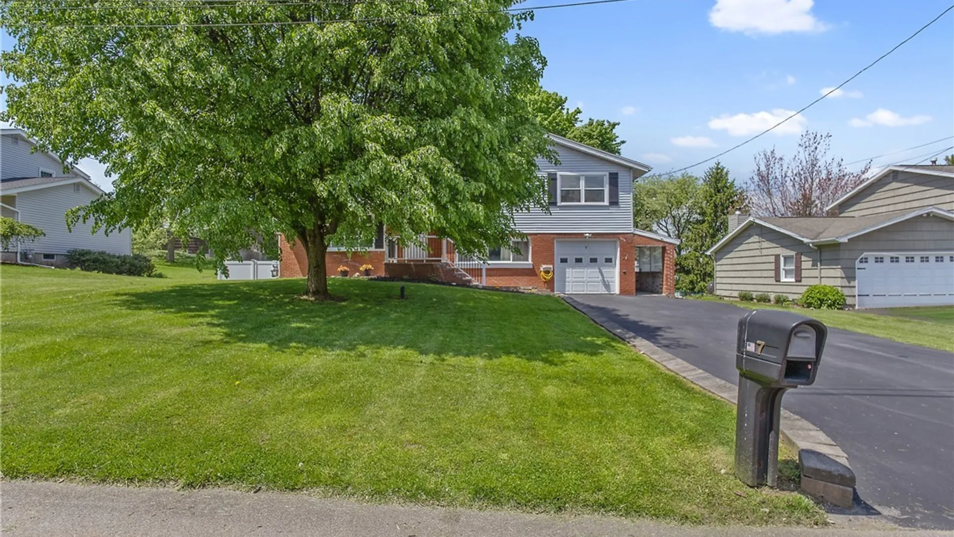 Property at 7 Devon Place, Camillus, NY 13031 2