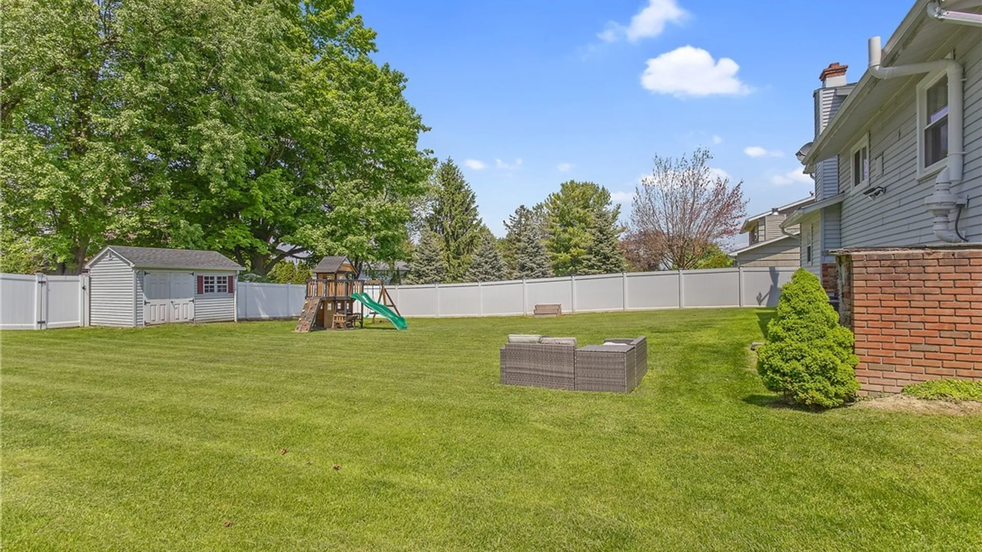 Property at 7 Devon Place, Camillus, NY 13031 33