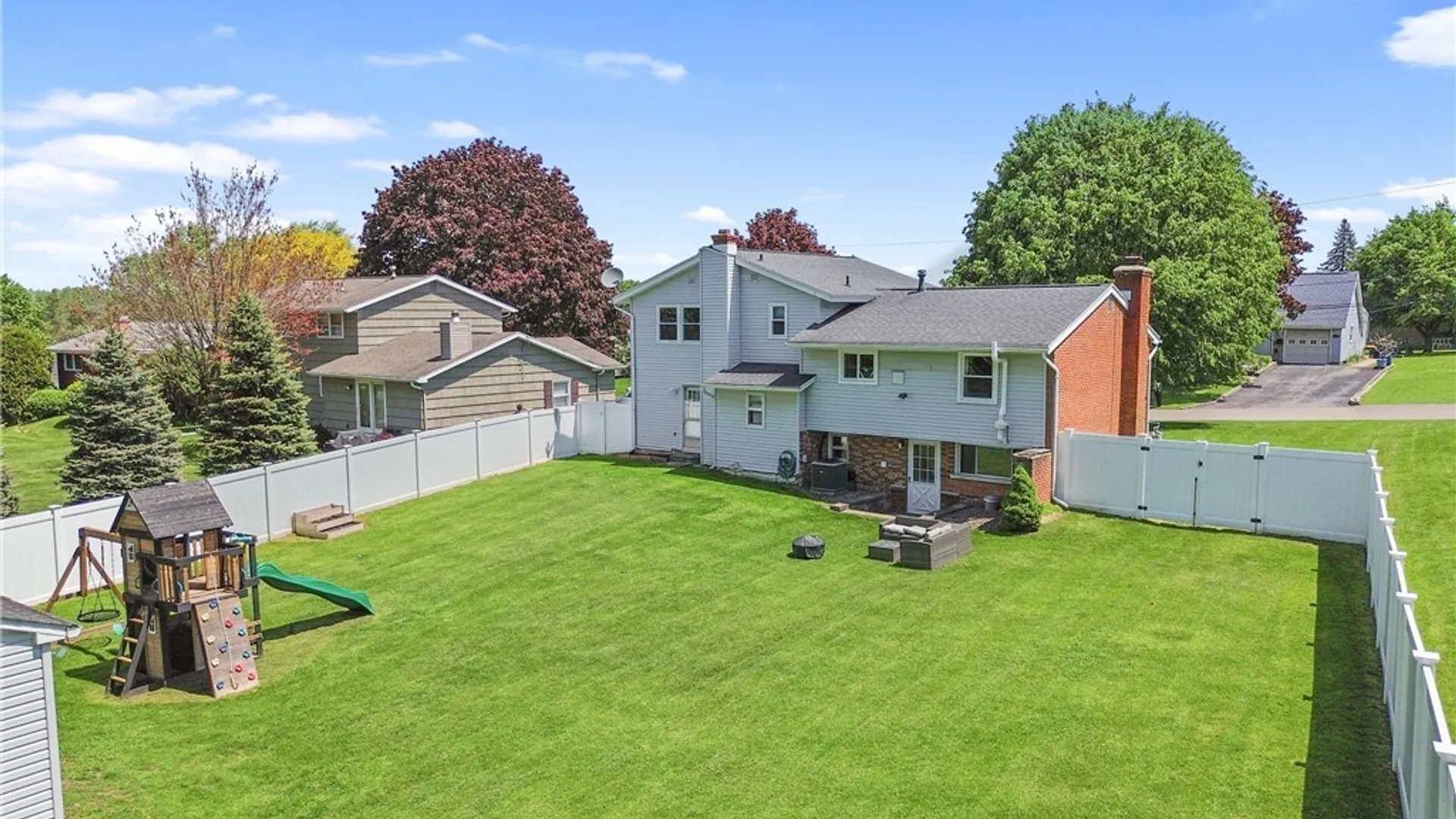 Property at 7 Devon Place, Camillus, NY 13031 36