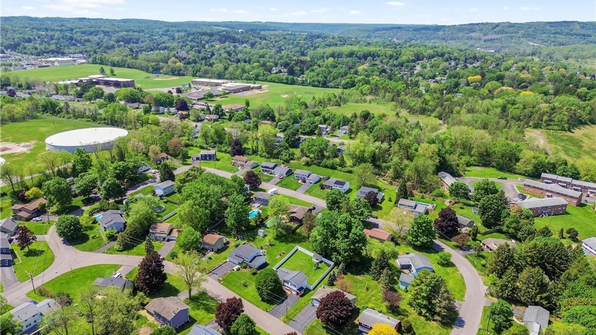 Property at 7 Devon Place, Camillus, NY 13031 37