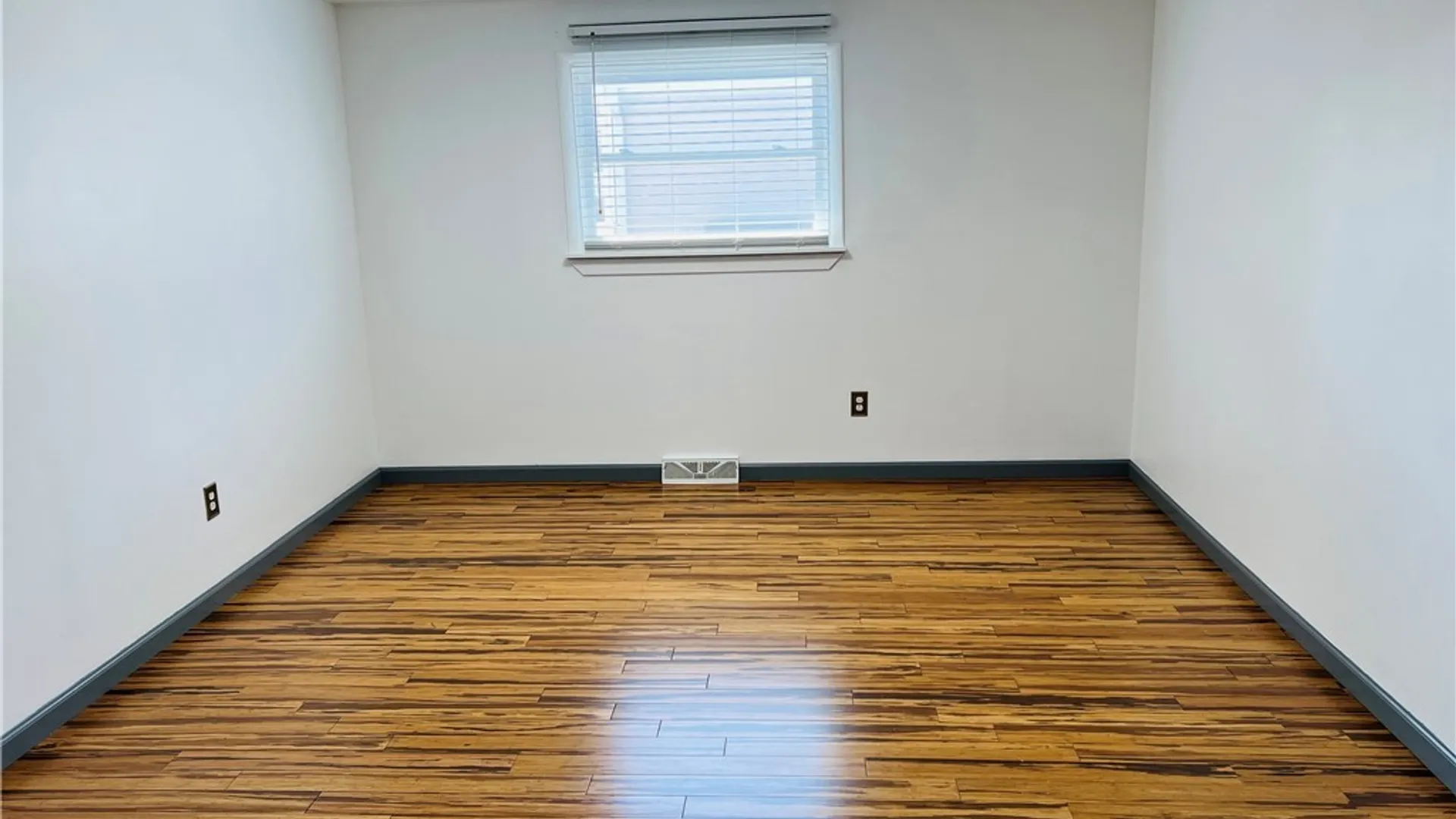 Property at 7 E Rouen, Cheektowaga, NY 14227 13