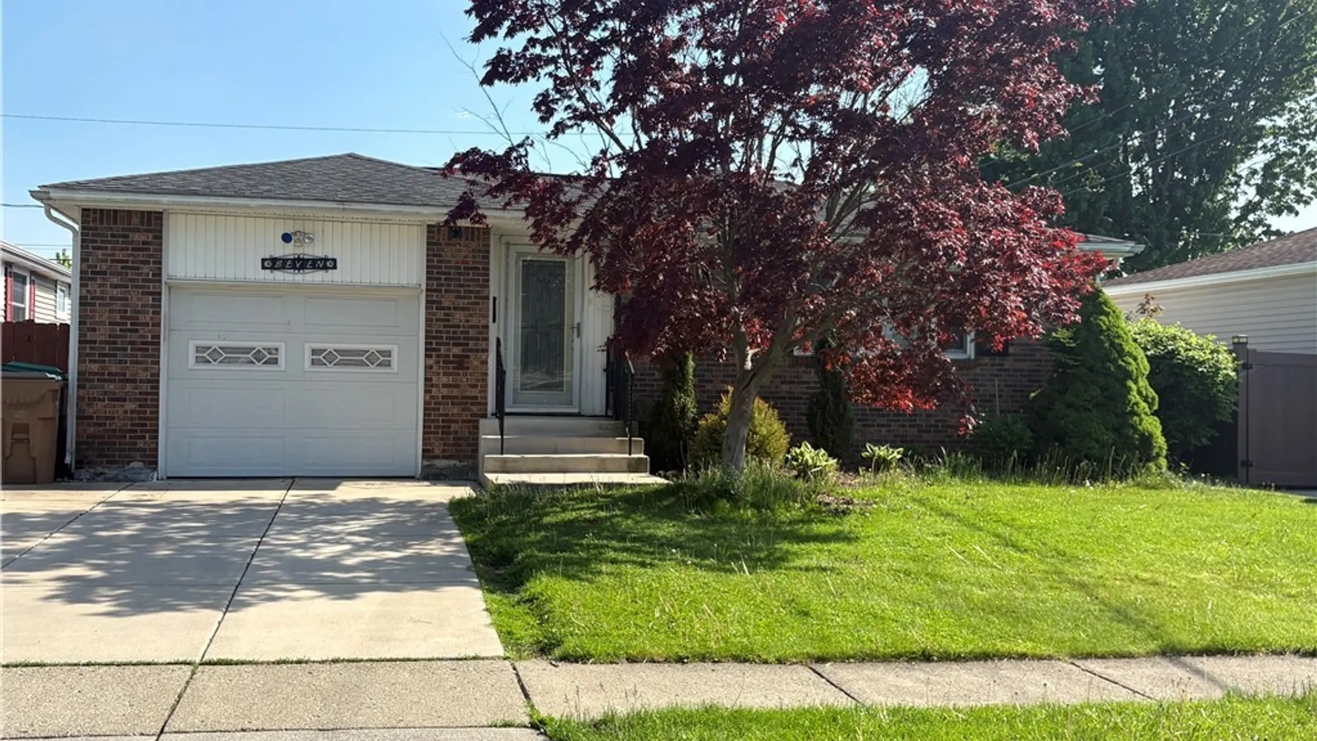Property at 7 E Rouen, Cheektowaga, NY 14227 2