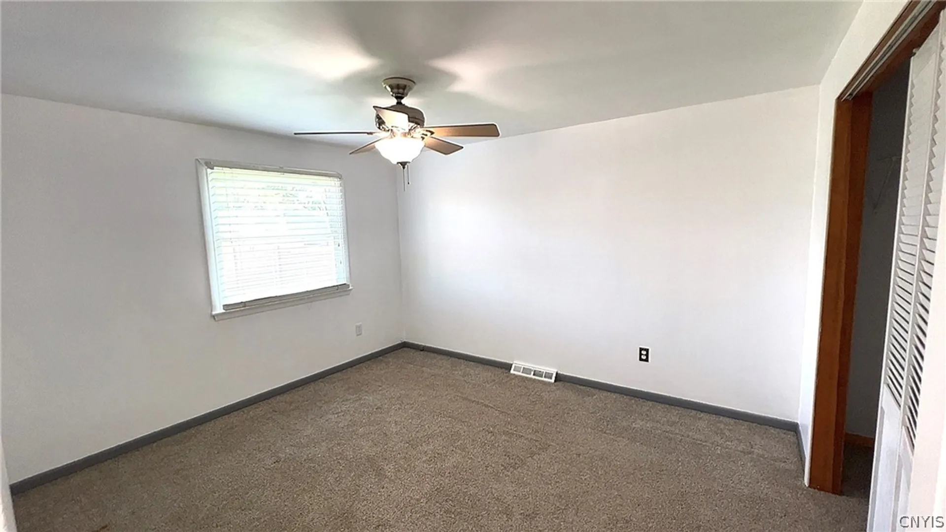 Property at 7 E Rouen, Cheektowaga, NY 14227 22