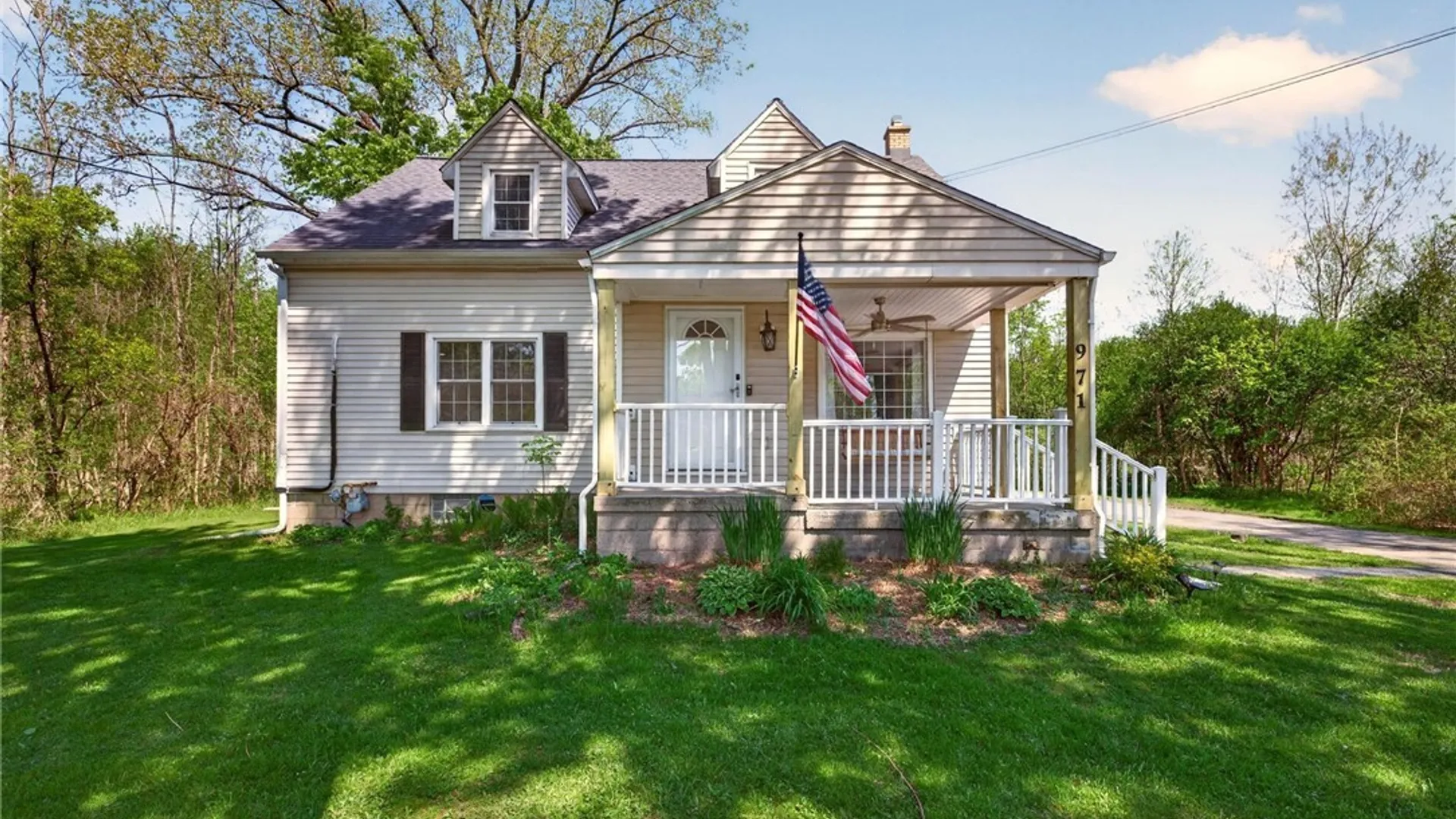 Property at 971 Aurora Street, Elma, NY 14086 3