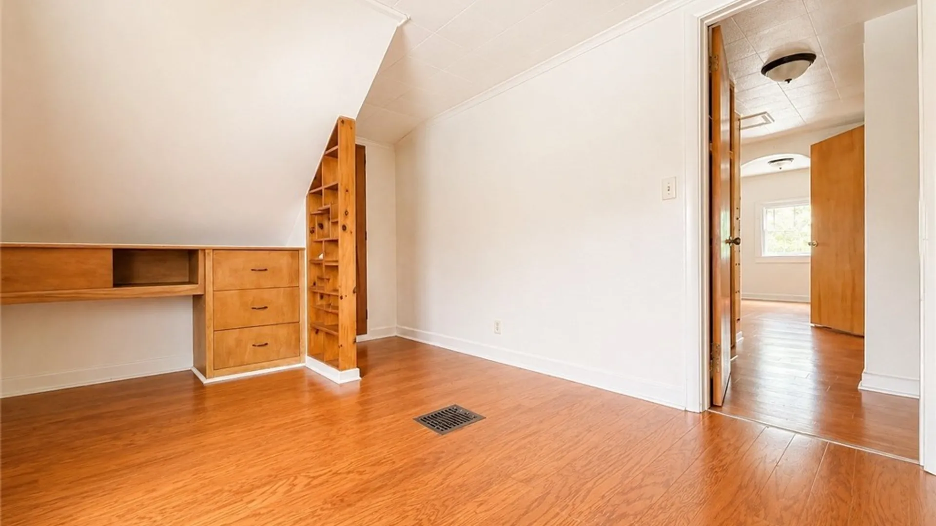 Property at 3225 Belden Place, Niagara Falls, NY 14303 14