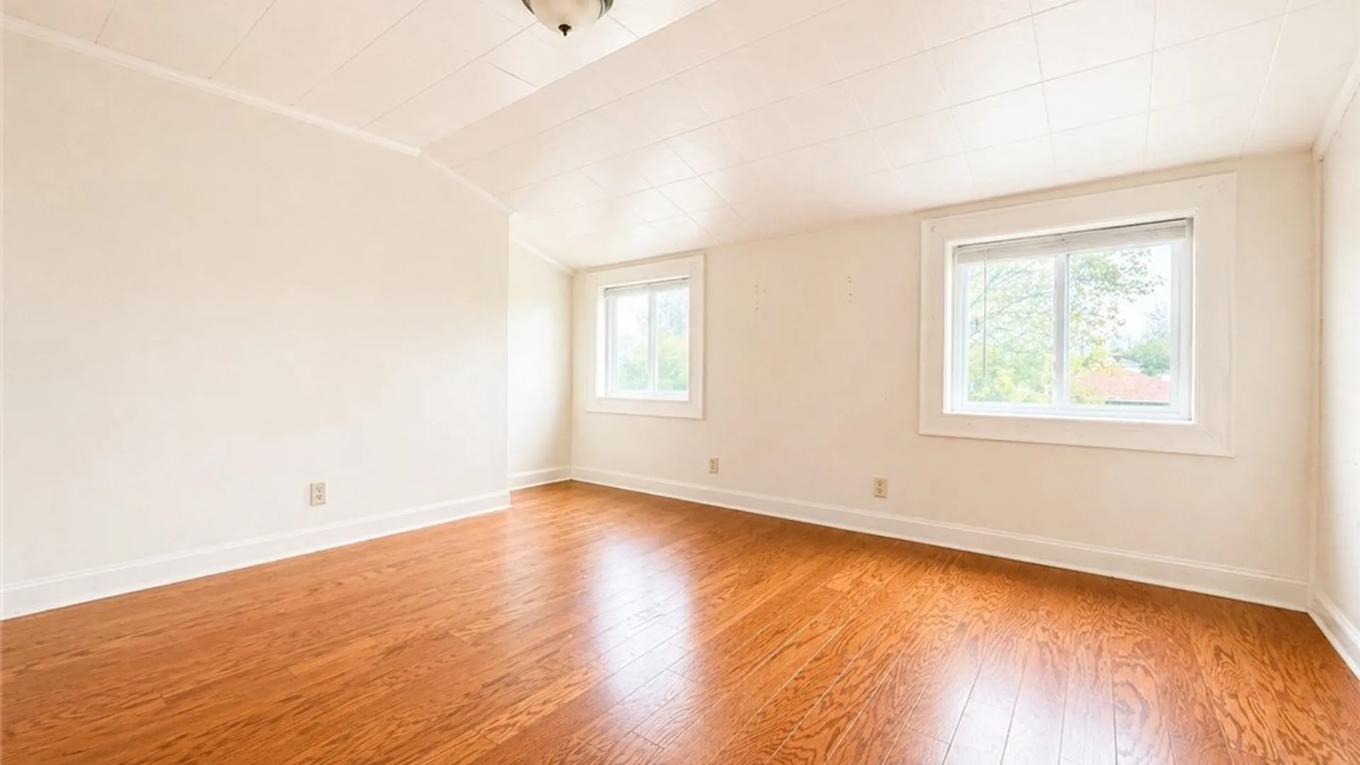 Property at 3225 Belden Place, Niagara Falls, NY 14303 16