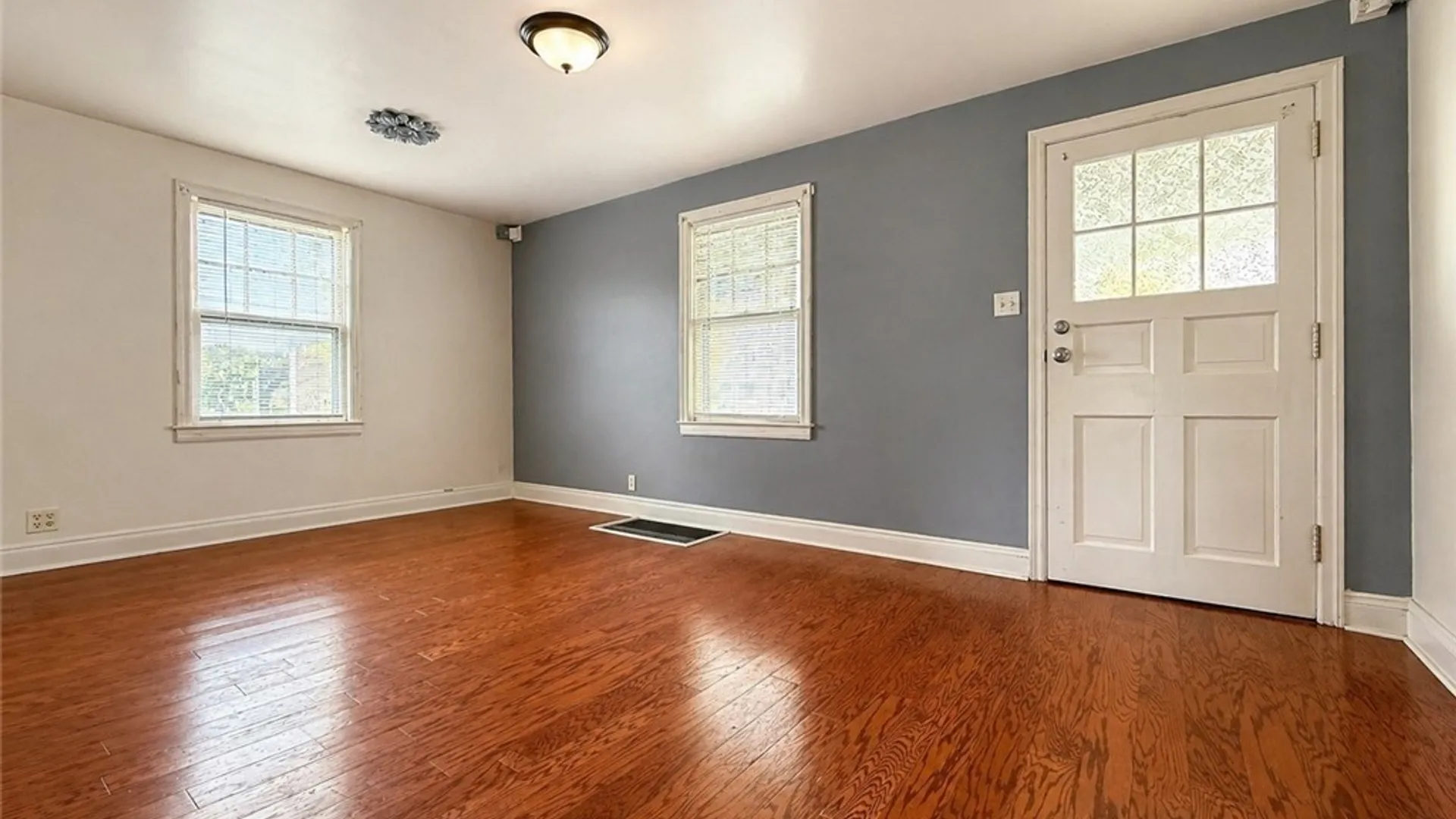 Property at 3225 Belden Place, Niagara Falls, NY 14303 5