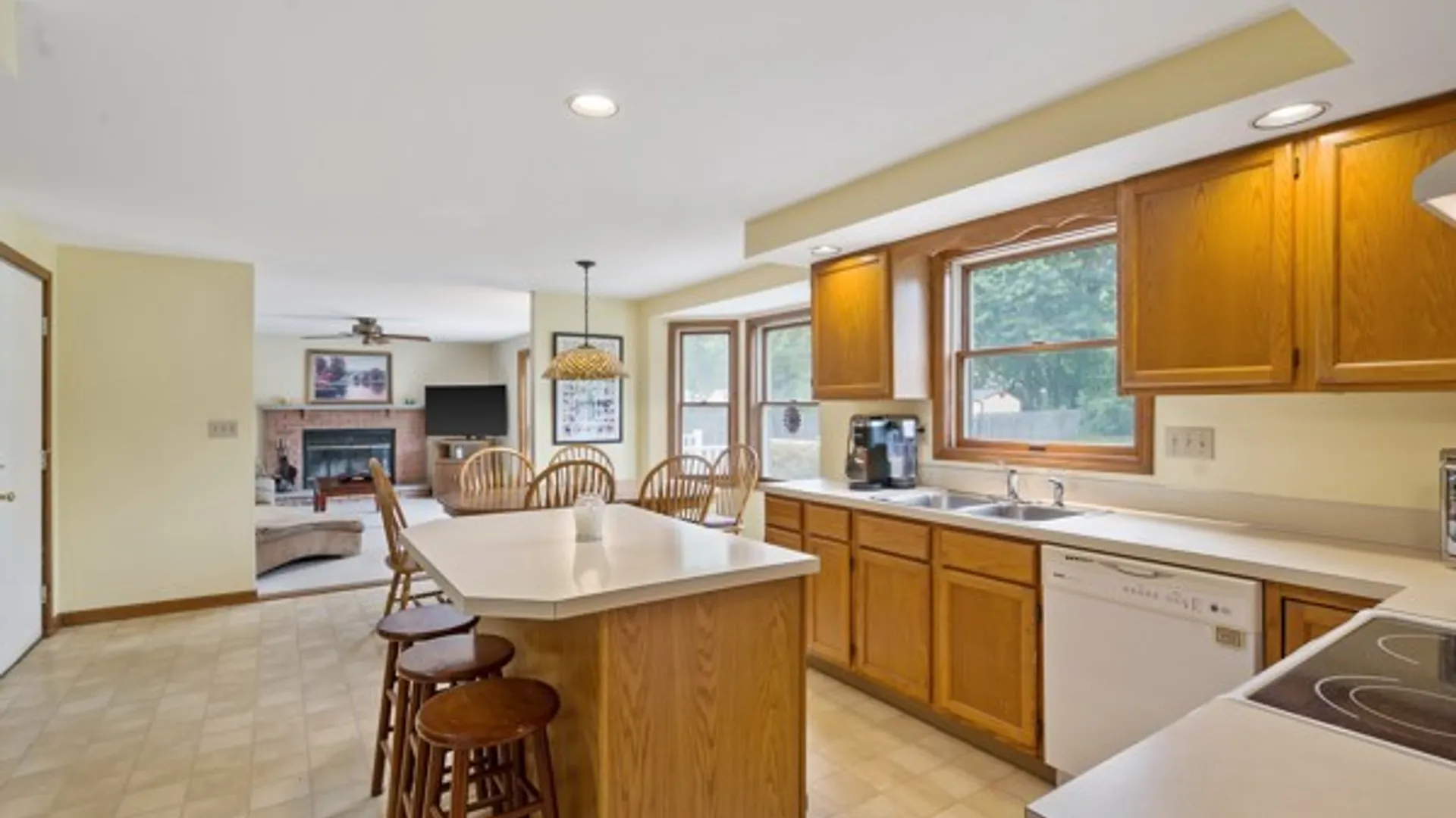 Property at 7203 Kendall Drive, Manlius, NY 13057 12
