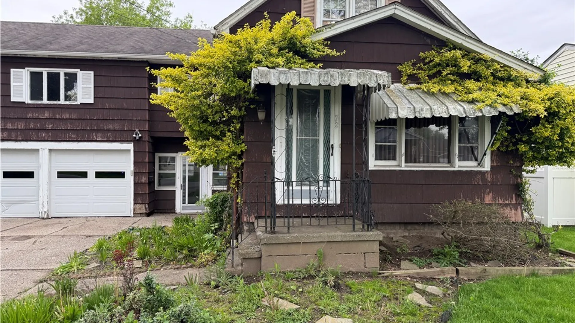 Property at 72 Dwyer Street, West Seneca, NY 14224 3