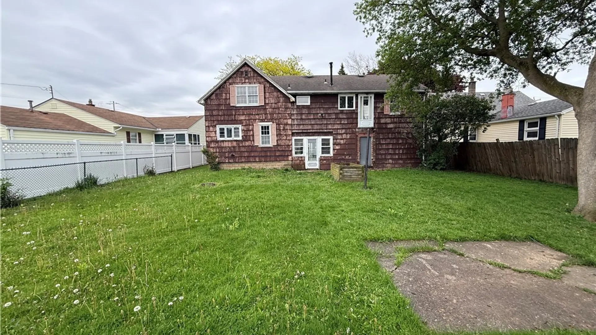 Property at 72 Dwyer Street, West Seneca, NY 14224 4