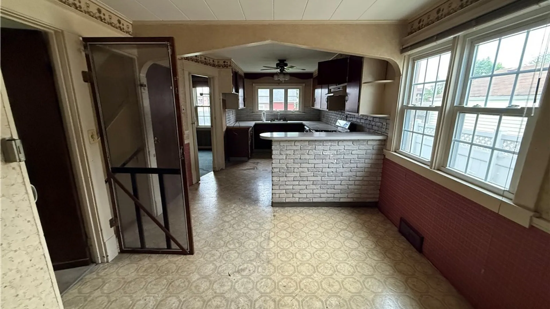 Property at 72 Dwyer Street, West Seneca, NY 14224 7