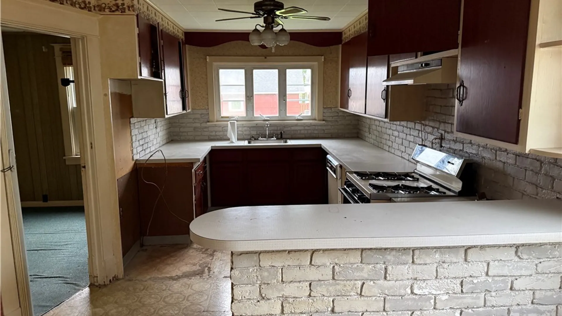Property at 72 Dwyer Street, West Seneca, NY 14224 8