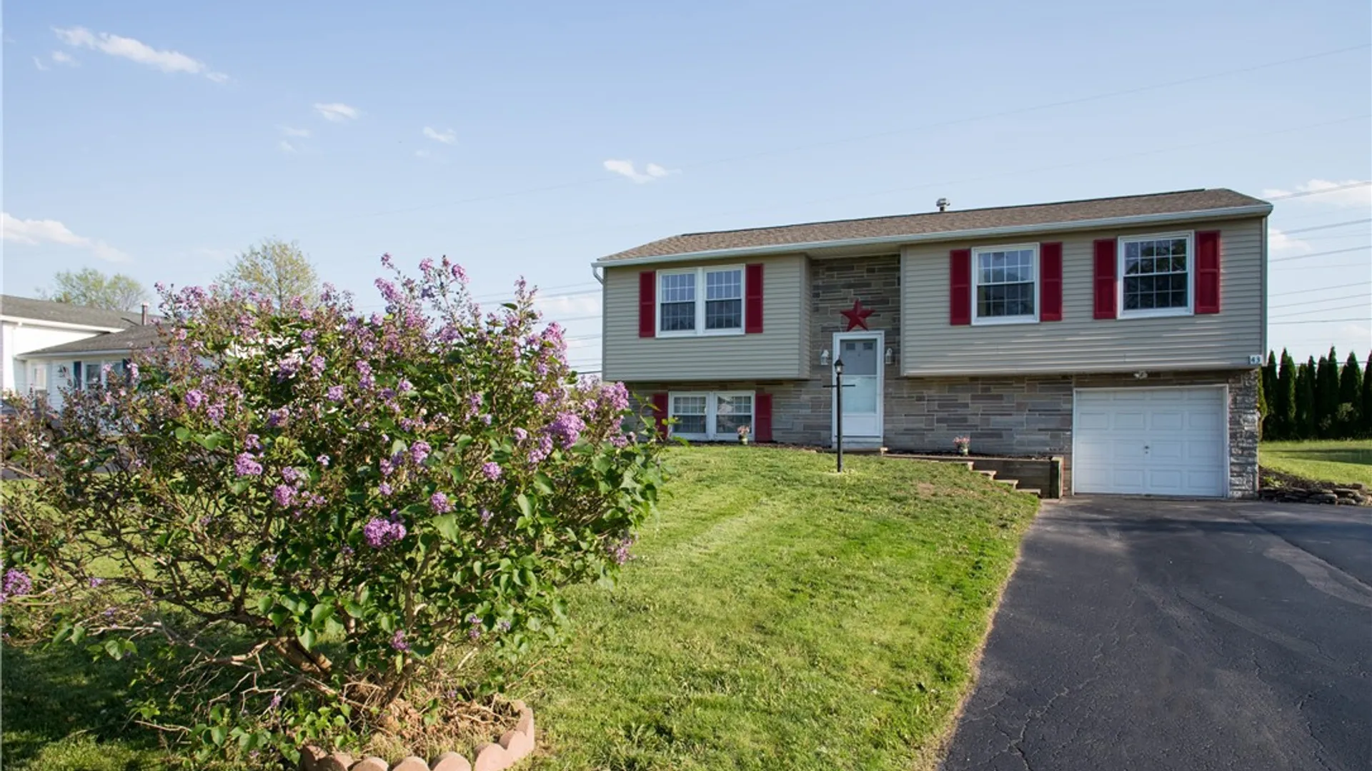 Property at 43 Wickwine Lane, Henrietta, NY 14467 2