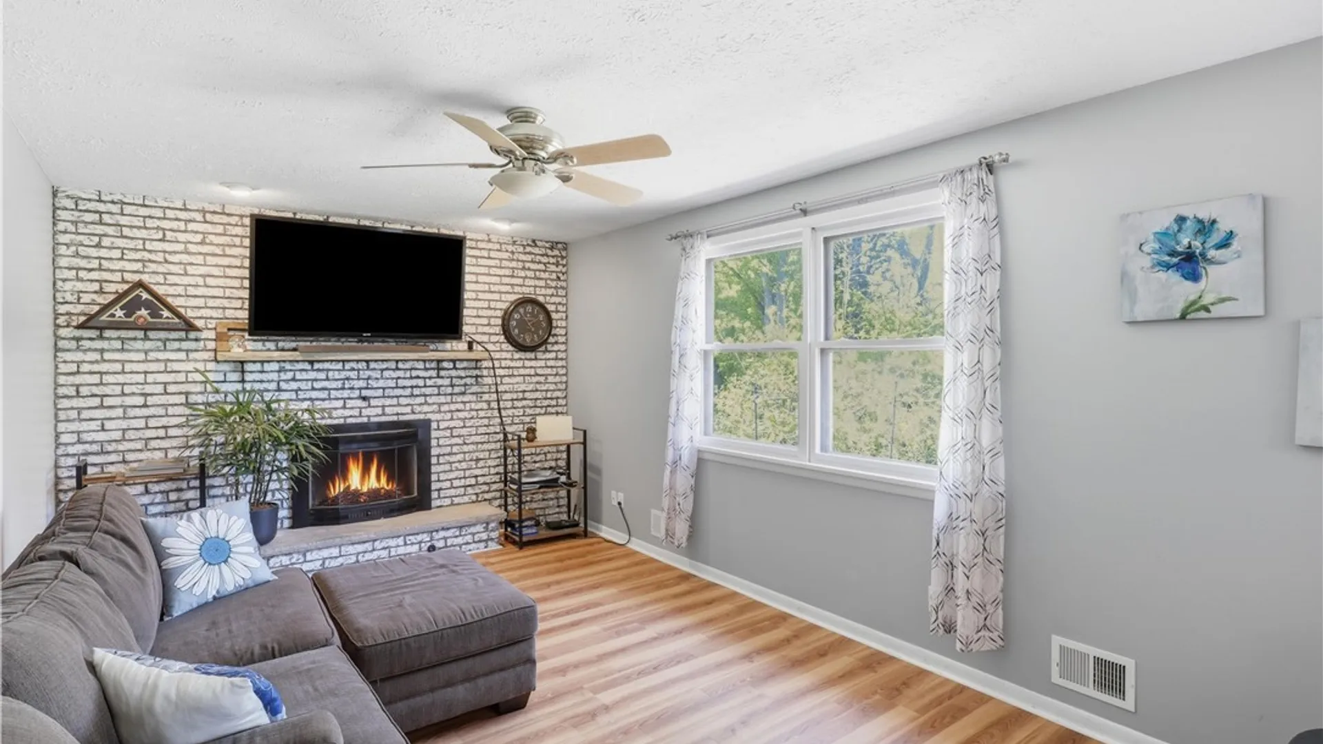 Property at 10 Da Vinci Drive, Chili, NY 14624 13