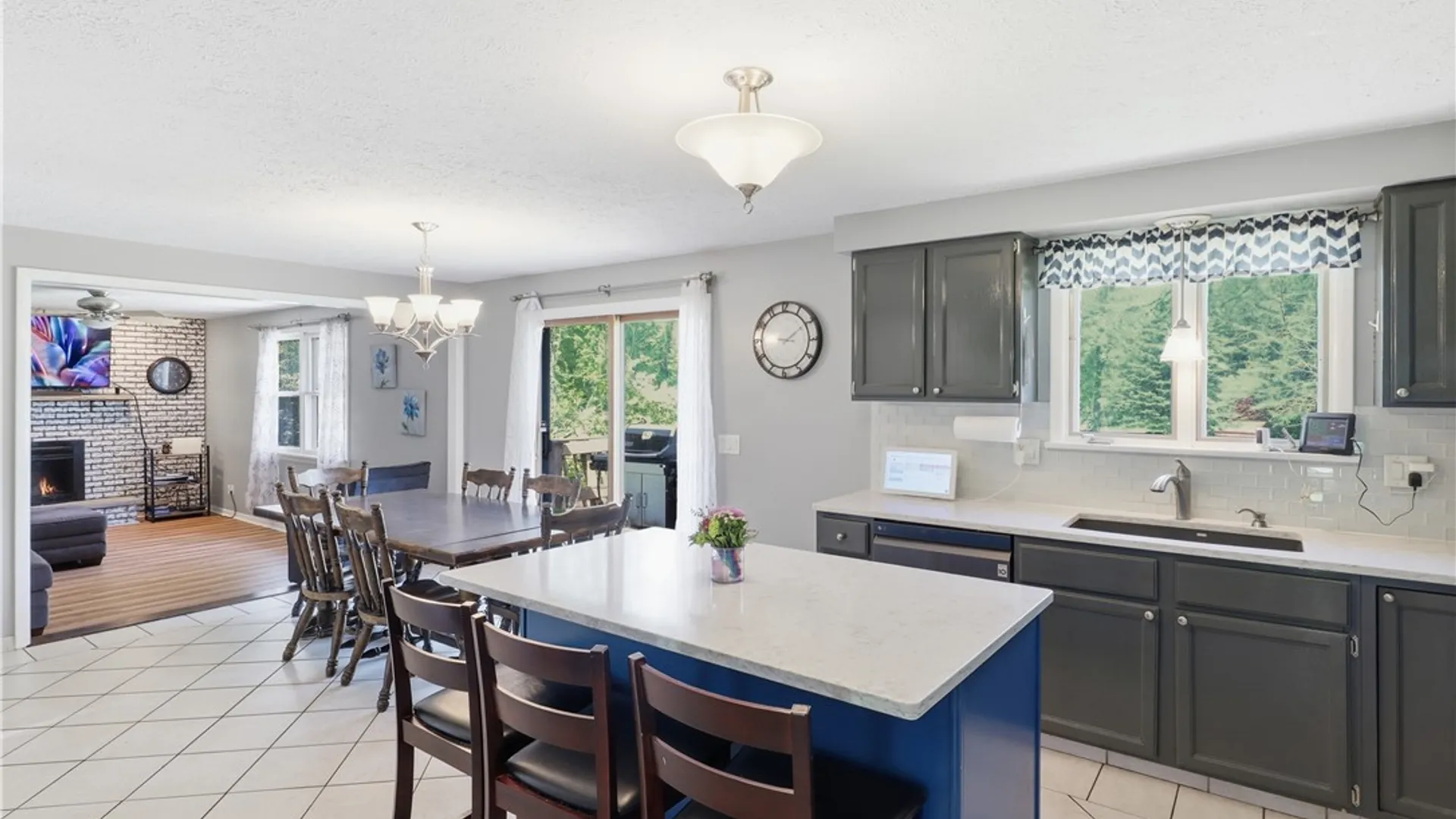 Property at 10 Da Vinci Drive, Chili, NY 14624 7