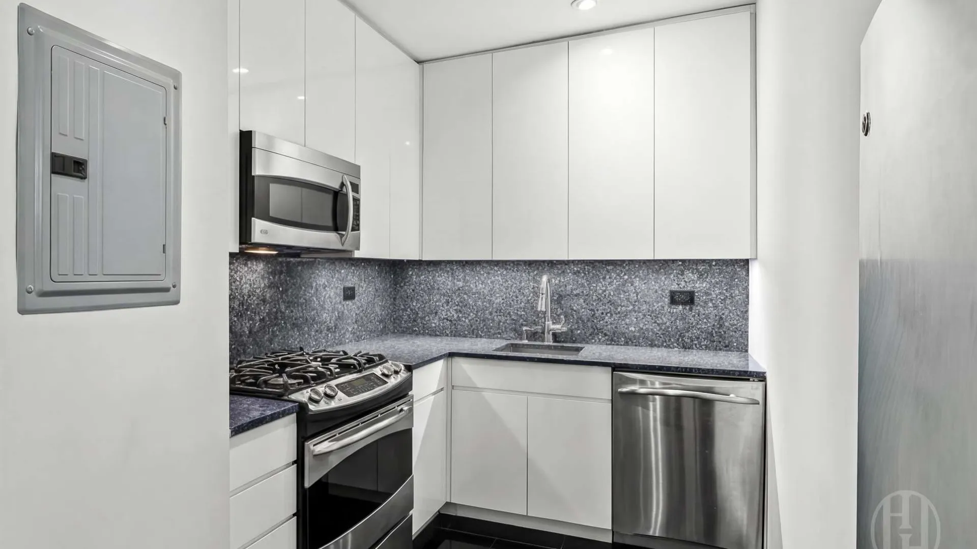 Property at 155 East 34th Street, New York, NY 10016 7