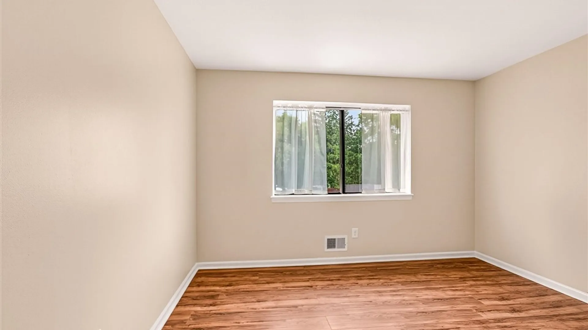 Property at 154 Milrace Drive, East Rochester, NY 14445 16