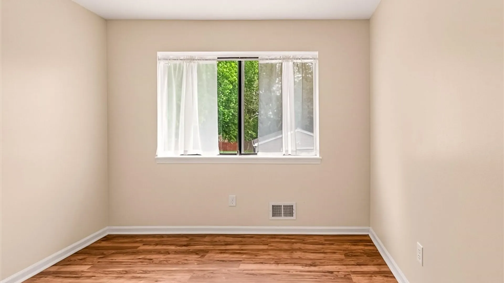 Property at 154 Milrace Drive, East Rochester, NY 14445 21