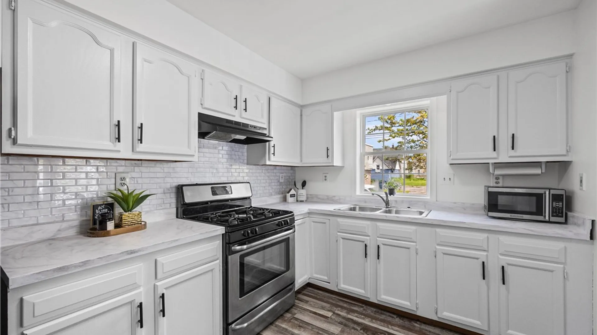 Property at 185 Central Park, Rochester, NY 14605 12