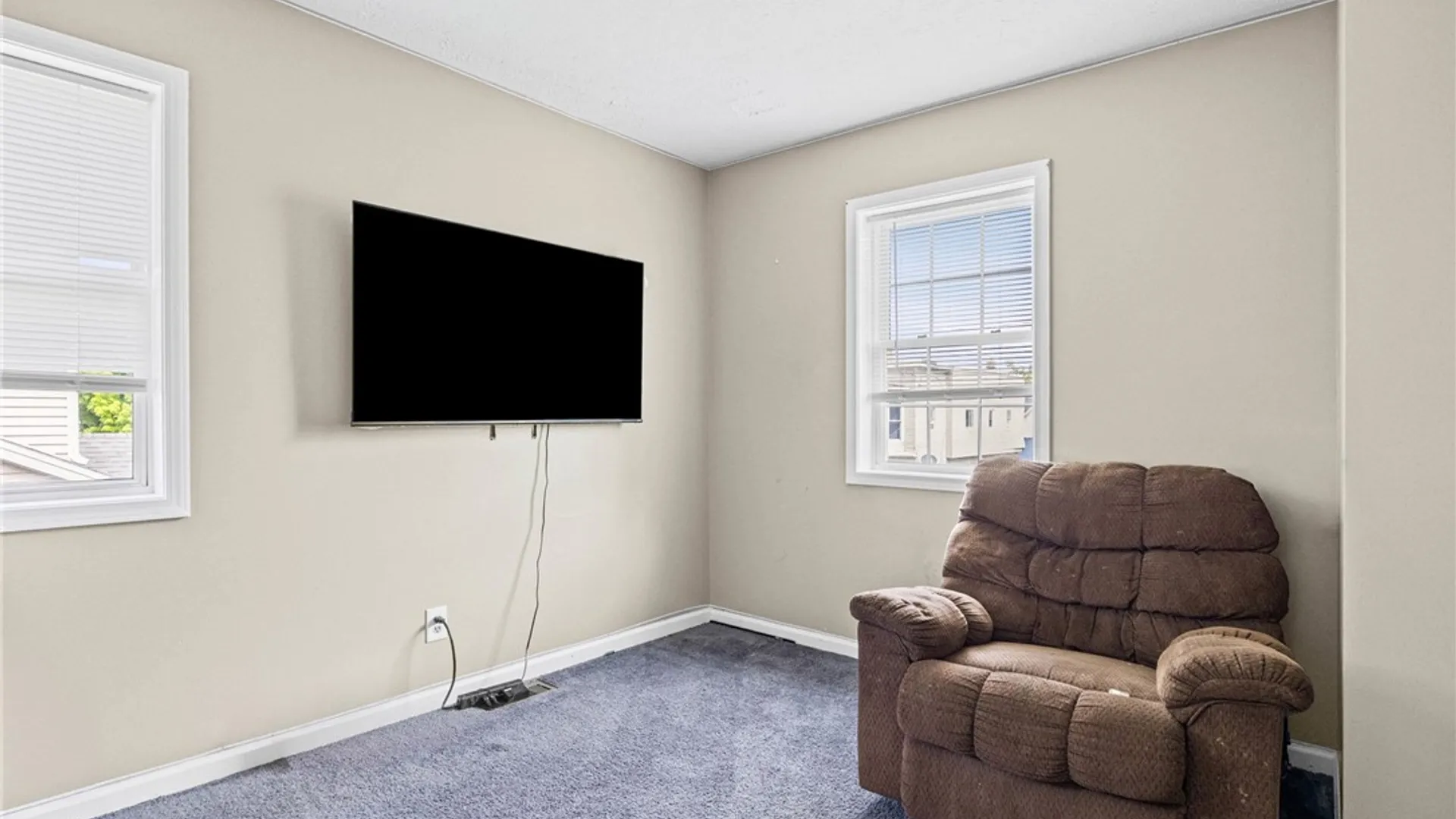 Property at 185 Central Park, Rochester, NY 14605 17
