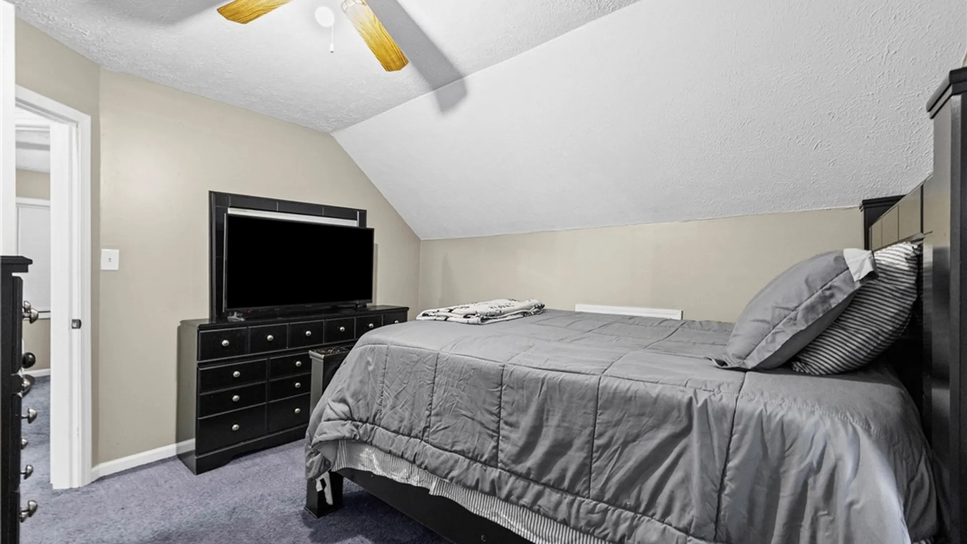 Property at 185 Central Park, Rochester, NY 14605 18