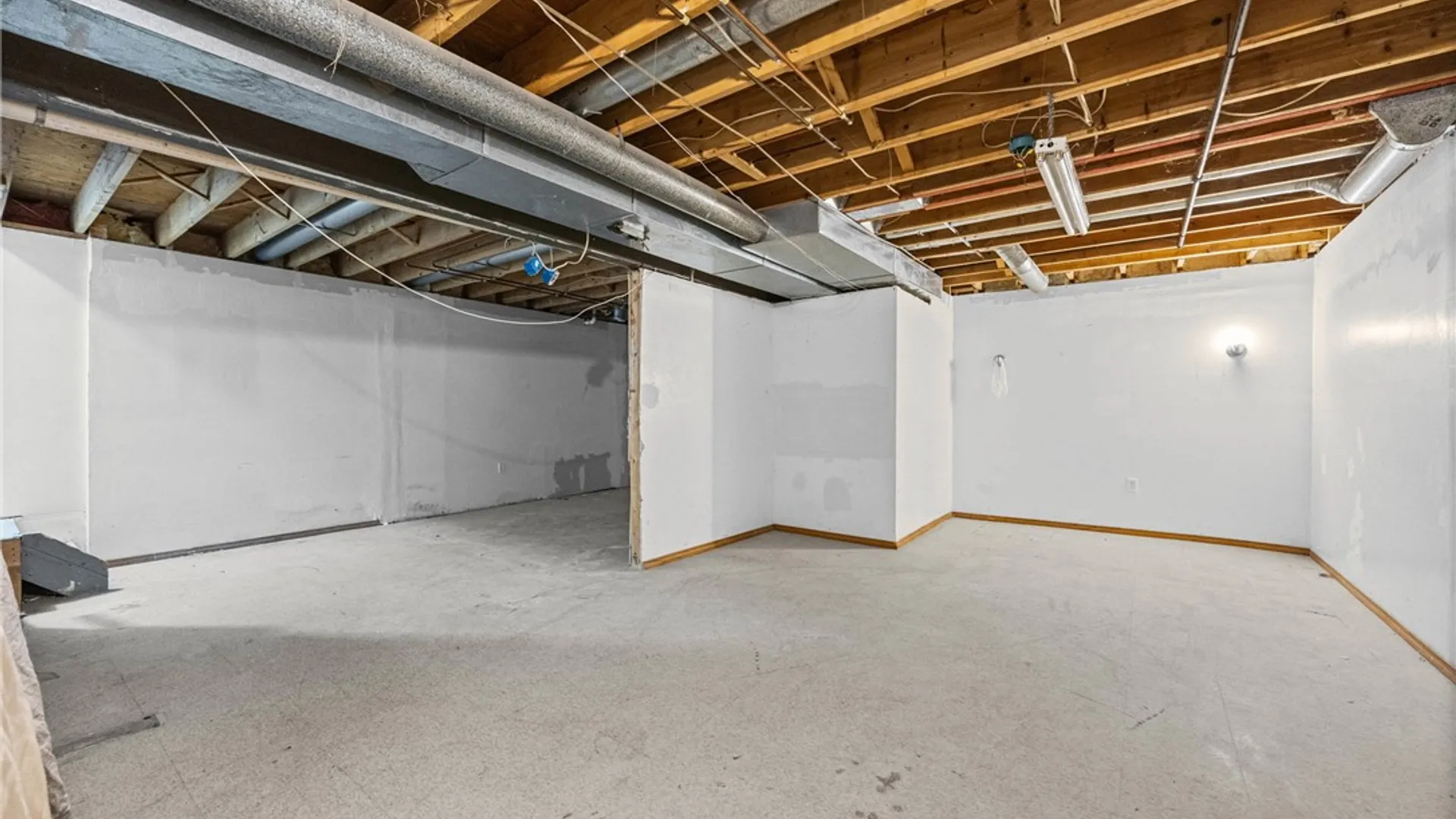 Property at 185 Central Park, Rochester, NY 14605 20