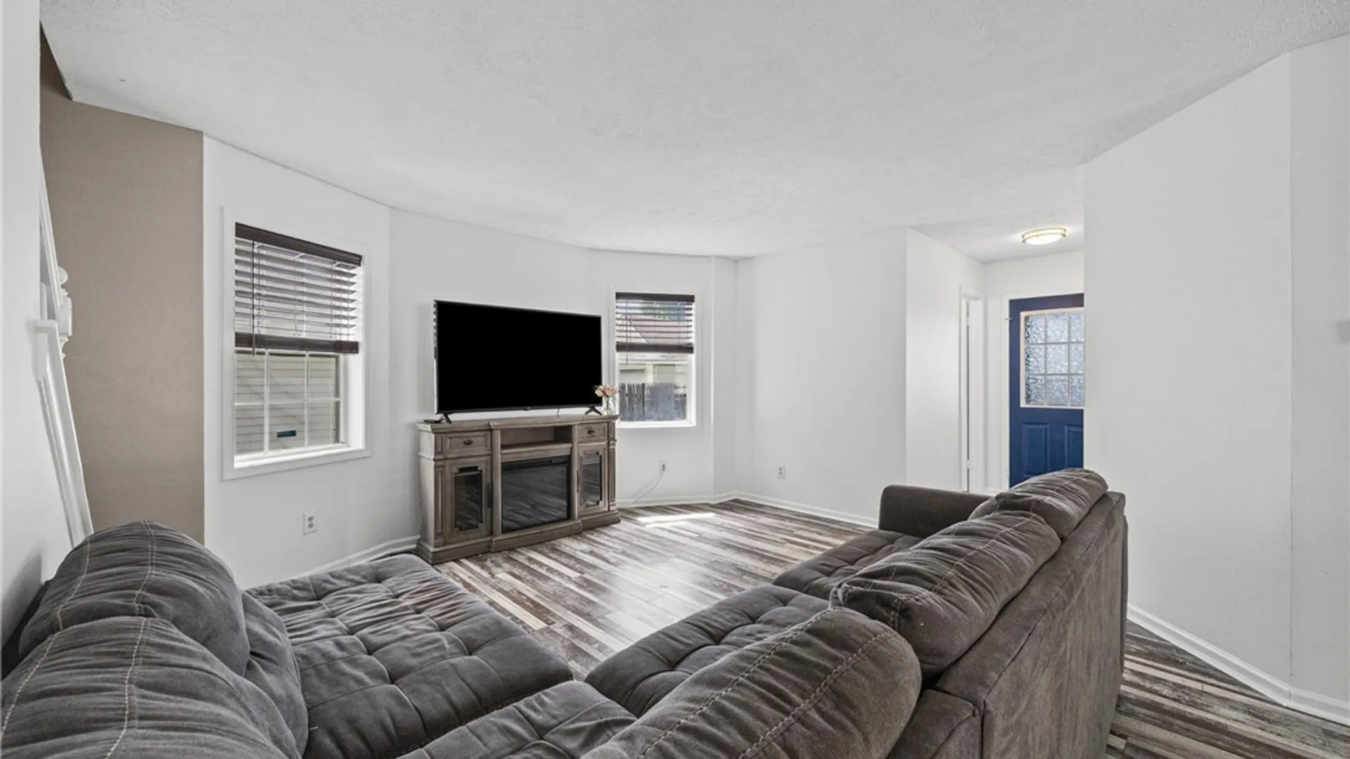 Property at 185 Central Park, Rochester, NY 14605 6