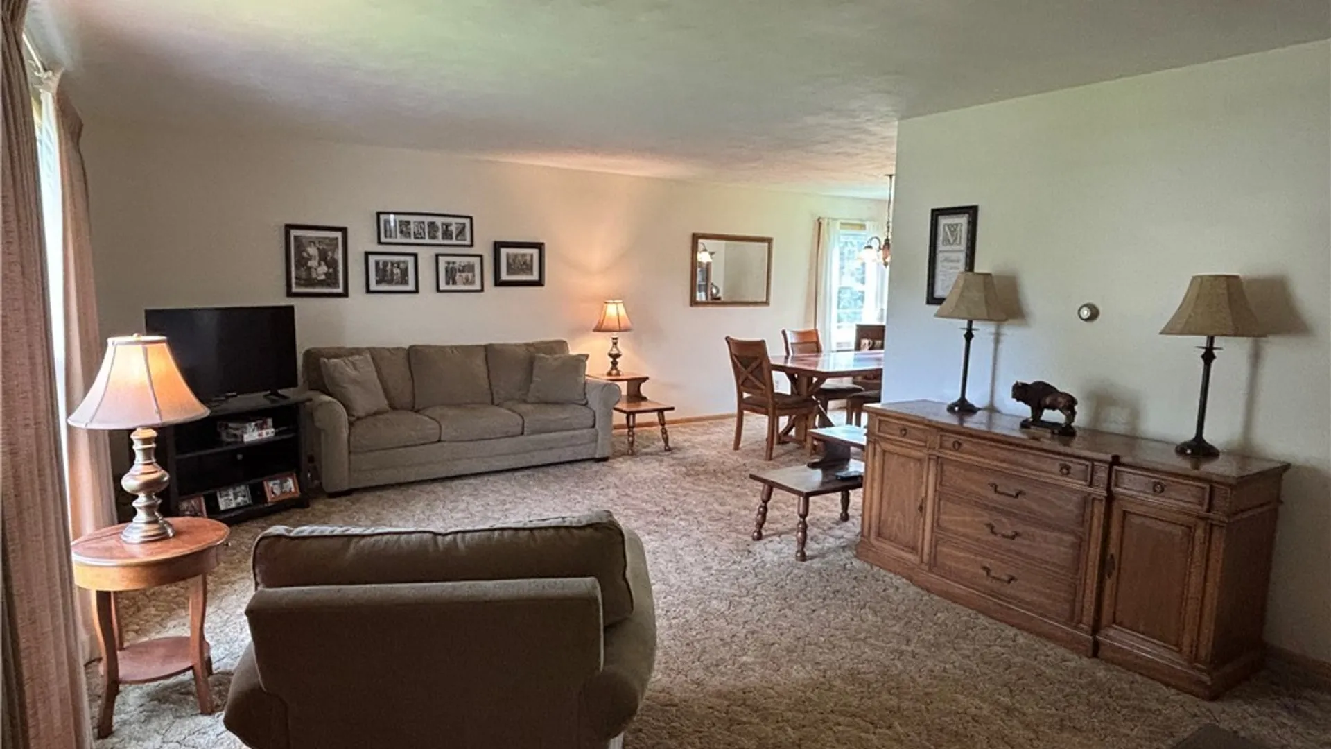 Property at 13 Eisenhower Drive, Lockport City, NY 14094 16