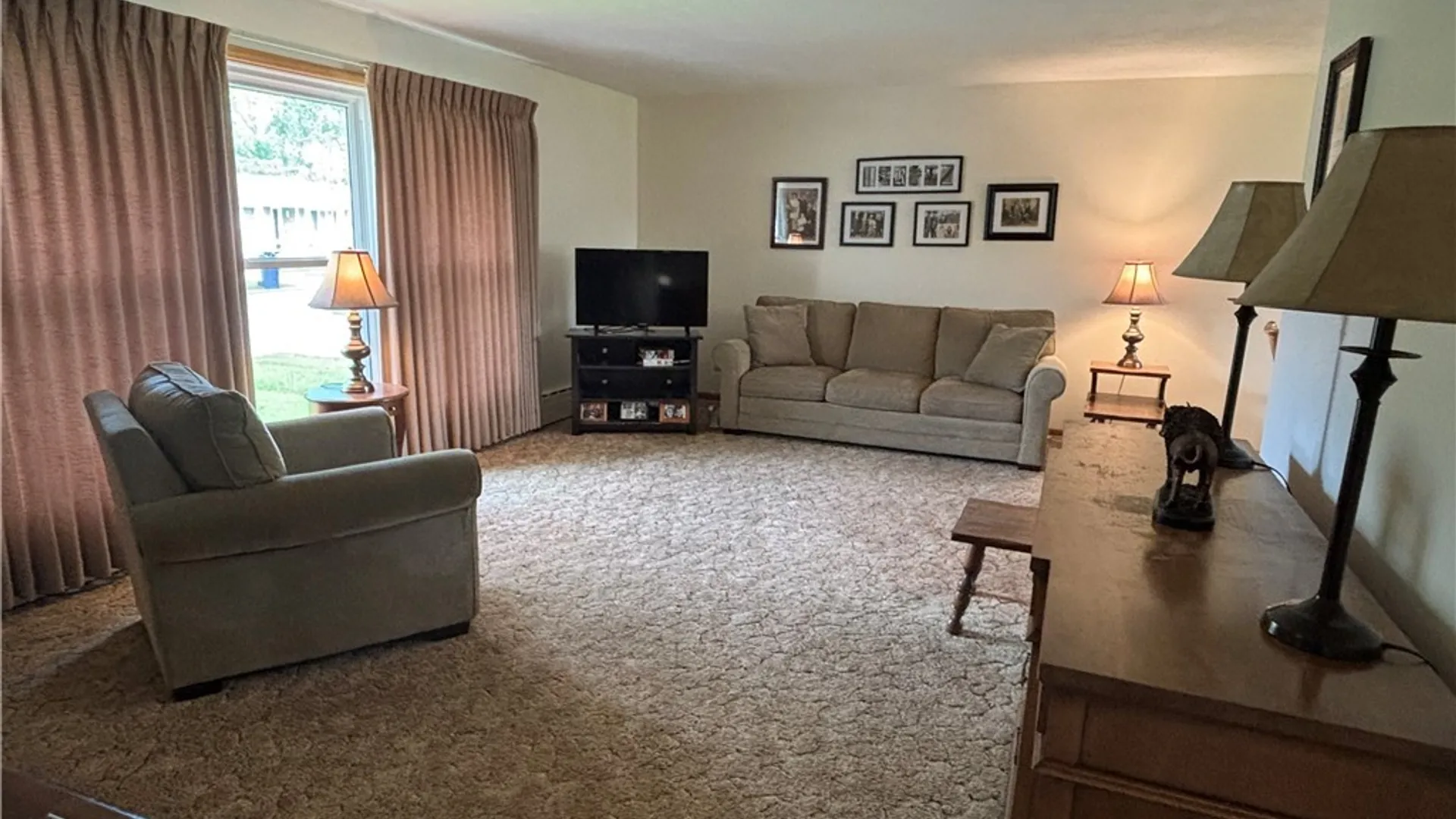 Property at 13 Eisenhower Drive, Lockport City, NY 14094 17
