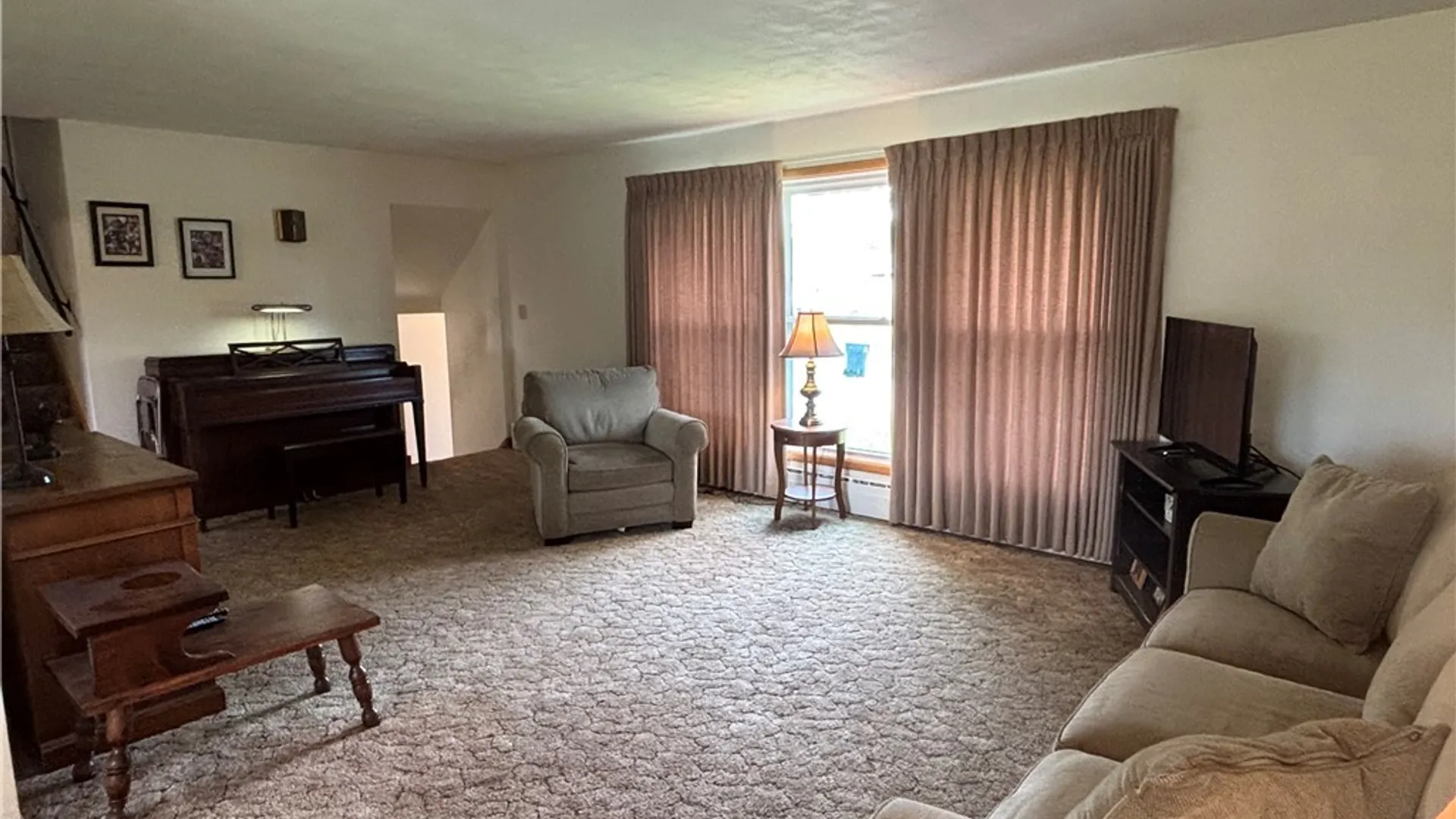 Property at 13 Eisenhower Drive, Lockport City, NY 14094 18