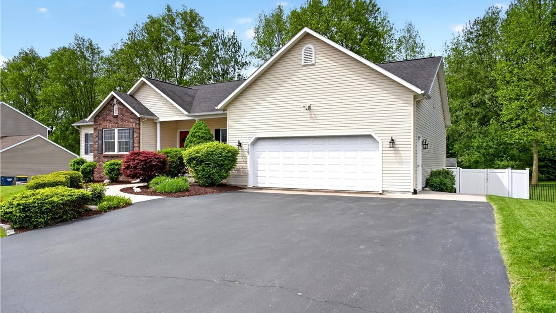 Property at 139 Golden Meadows Way, Camillus, NY 13164 3