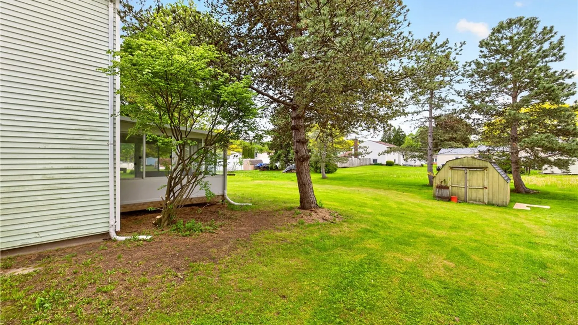 Property at 130 Troutbeck Lane, Greece, NY 14626 28
