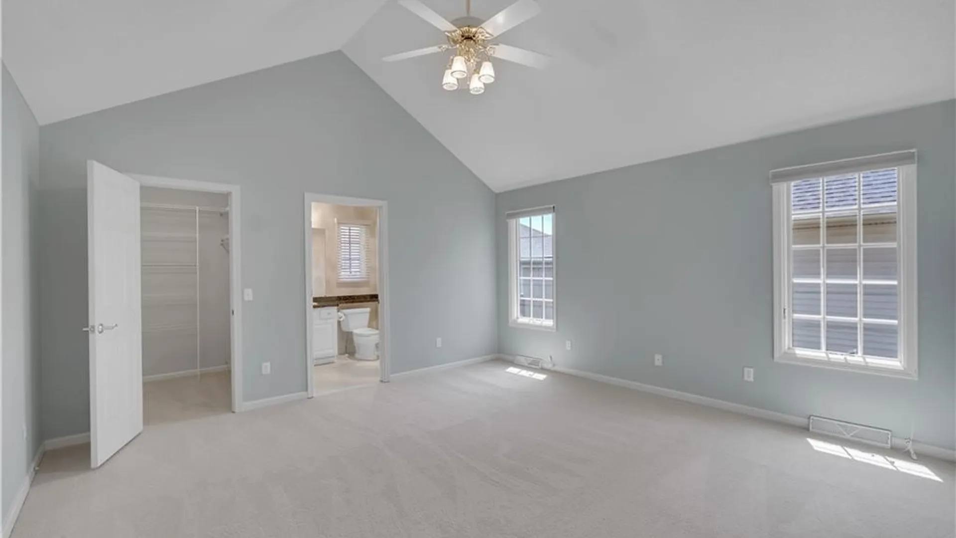 Property at 5527 Hemdale Drive, Clarence, NY 14221 29
