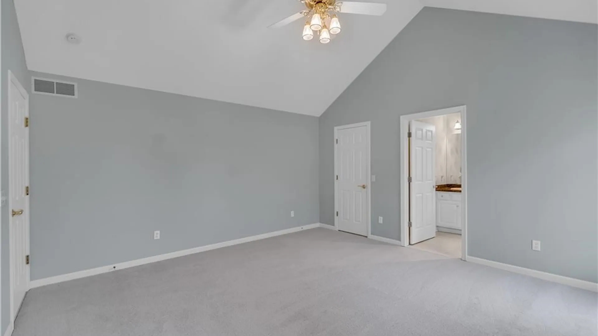 Property at 5527 Hemdale Drive, Clarence, NY 14221 30