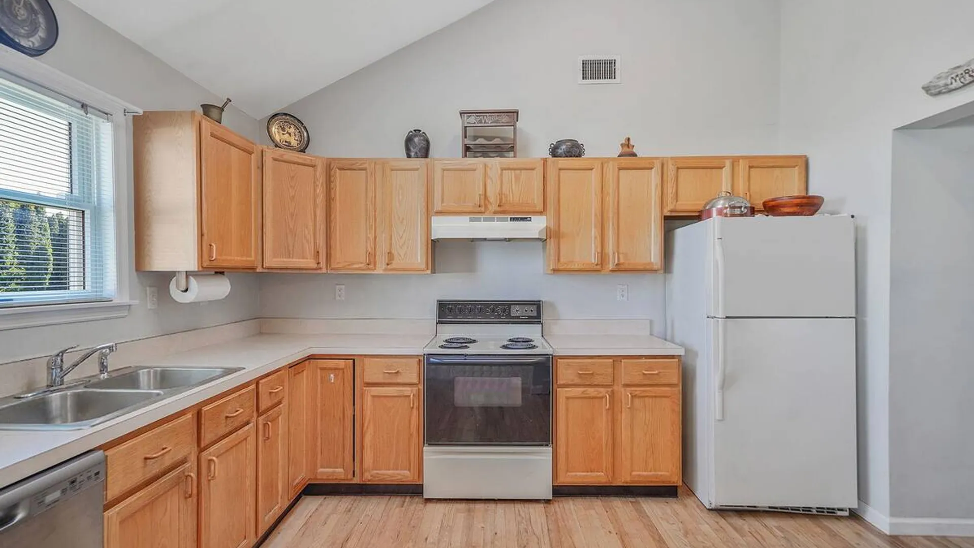 Property at 84 Crystal Drive, Aquebogue, NY 11931 18