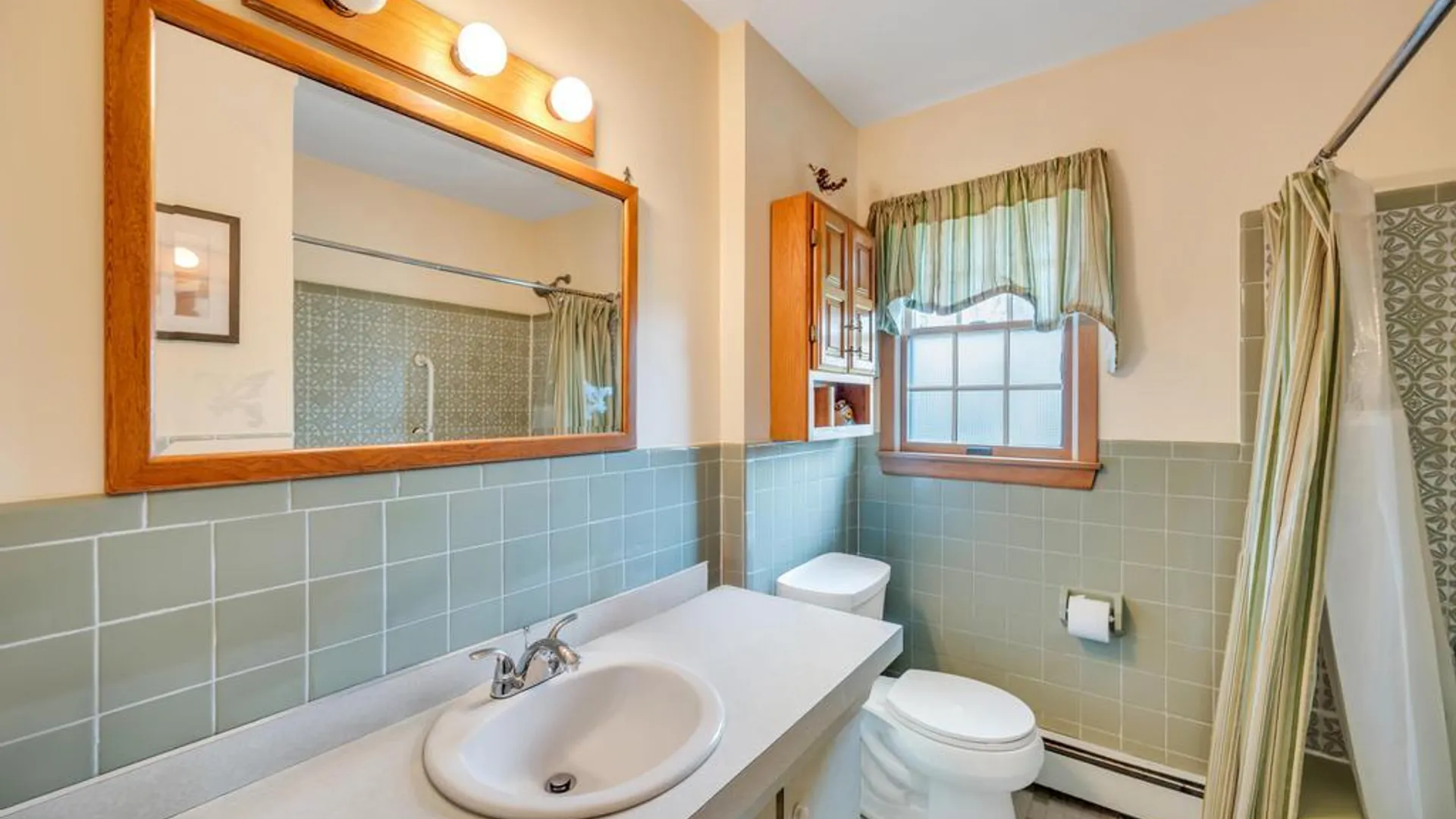 Property at 238 Centre Avenue, Lindenhurst, NY 11757 26