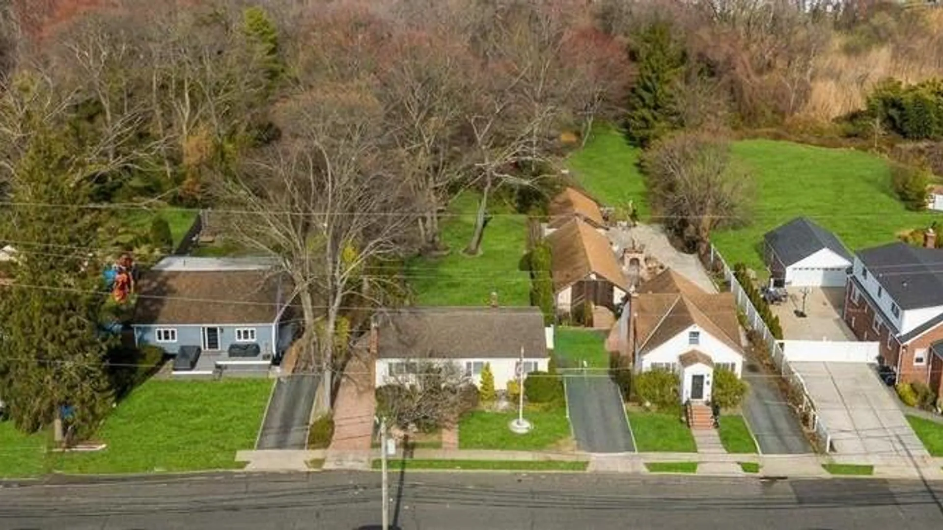 Property at 238 Centre Avenue, Lindenhurst, NY 11757 4