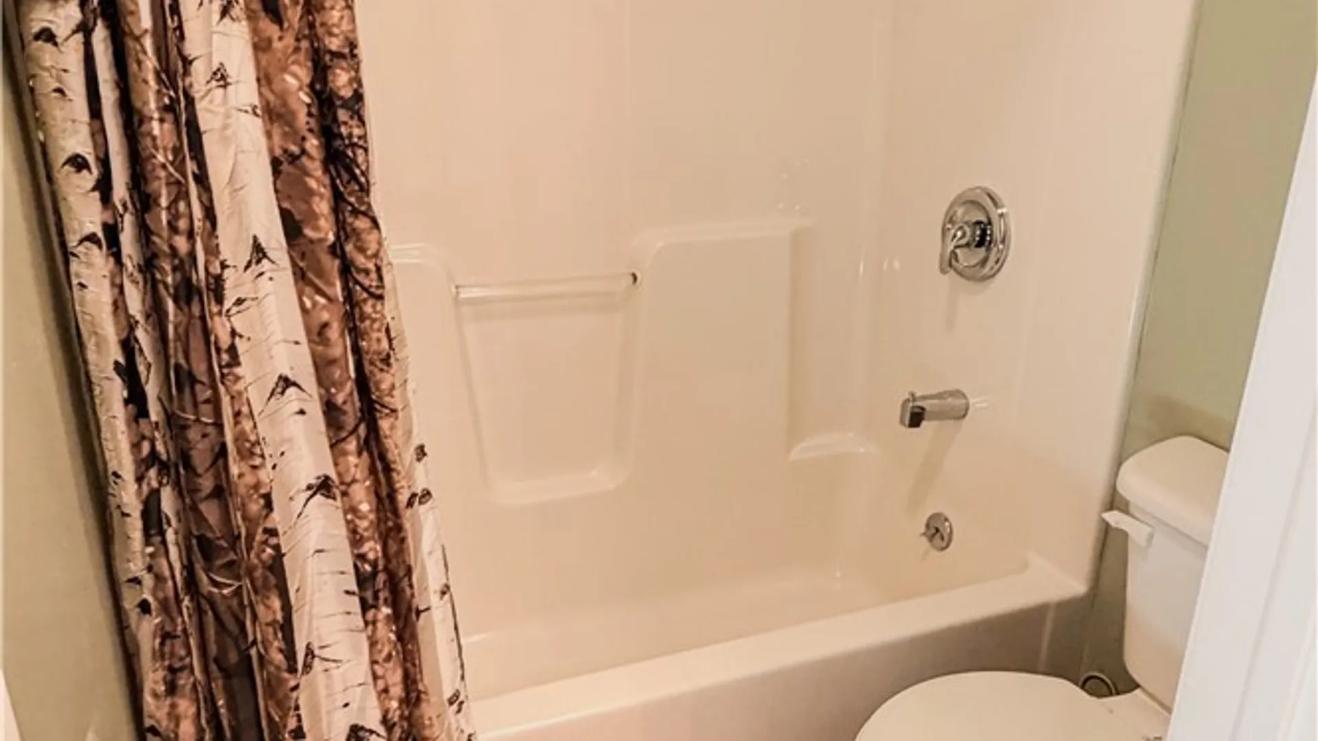 Property at 13 N Division Street, Oswego, NY 13126 10