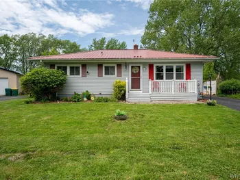 Property at 6453 Cloverleaf Drive, Lockport Town, NY 14094