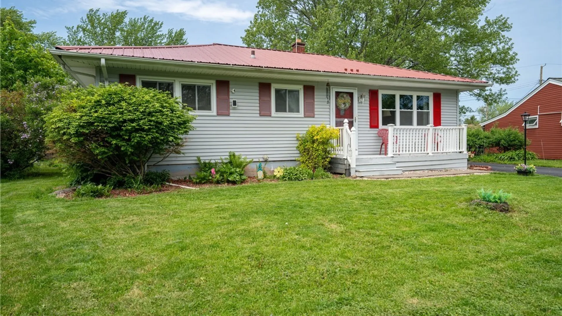 Property at 6453 Cloverleaf Drive, Lockport Town, NY 14094 2