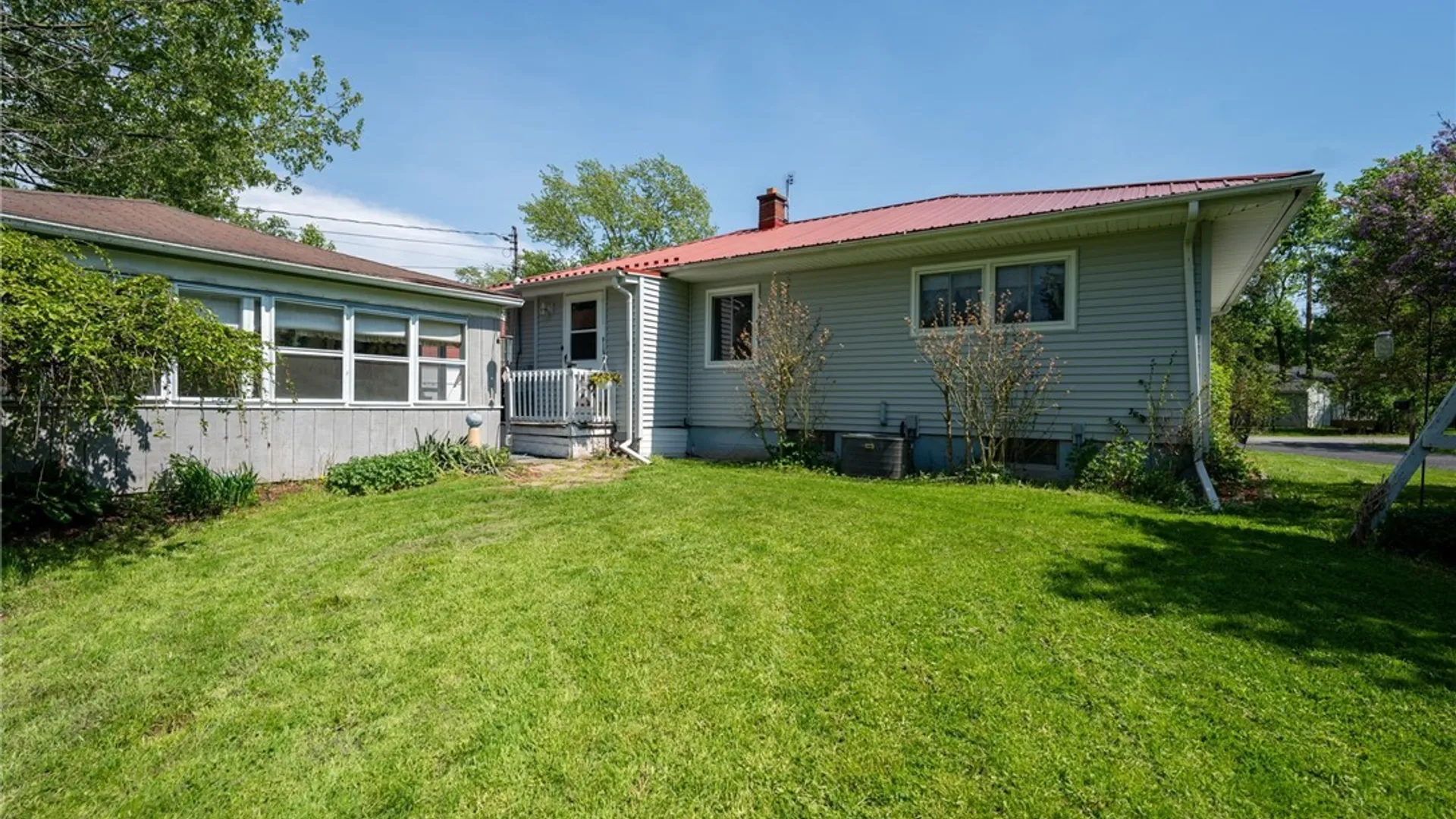 Property at 6453 Cloverleaf Drive, Lockport Town, NY 14094 5
