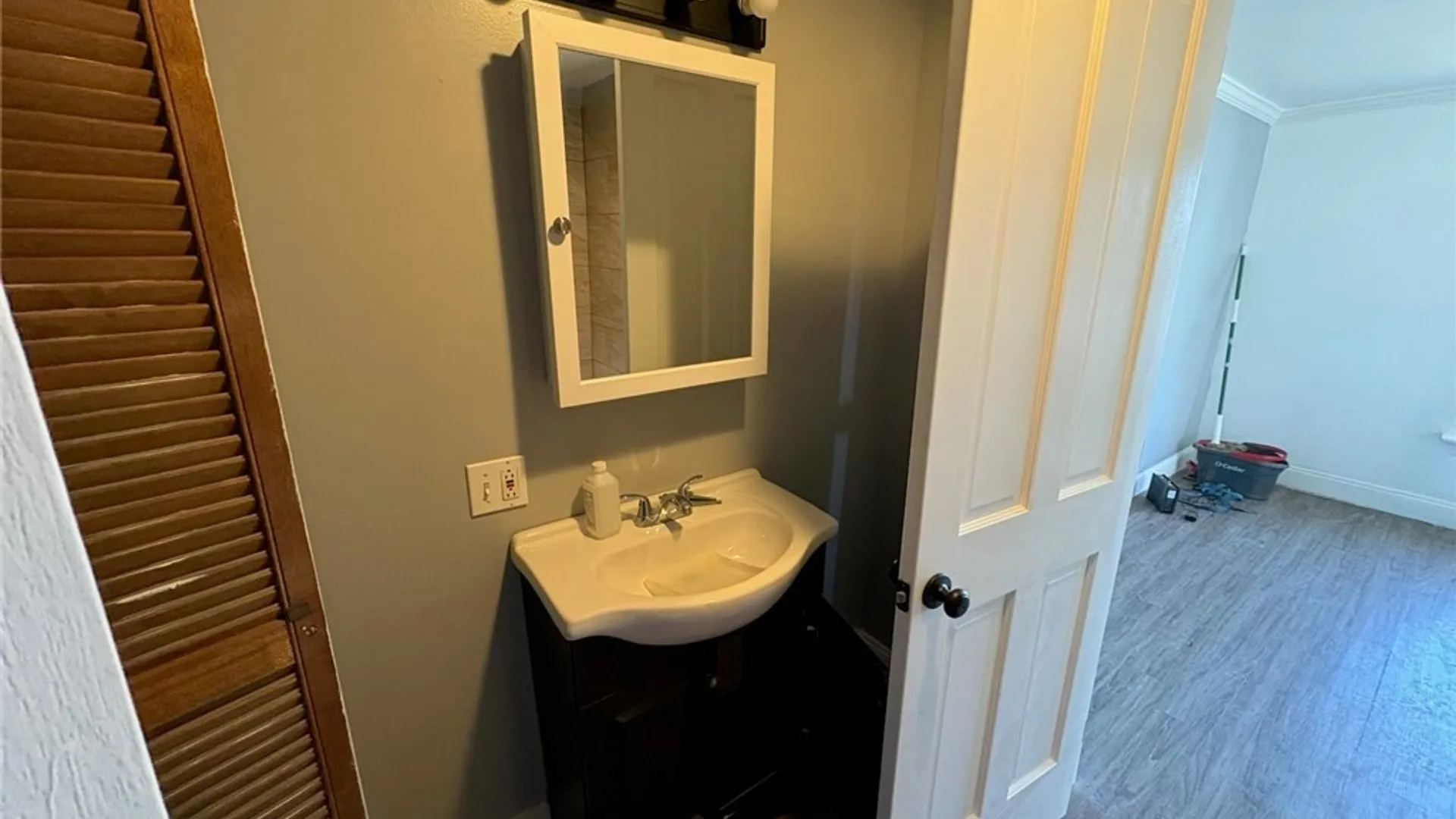 Property at 2102 Whitesboro Street, Utica, NY 13502 5