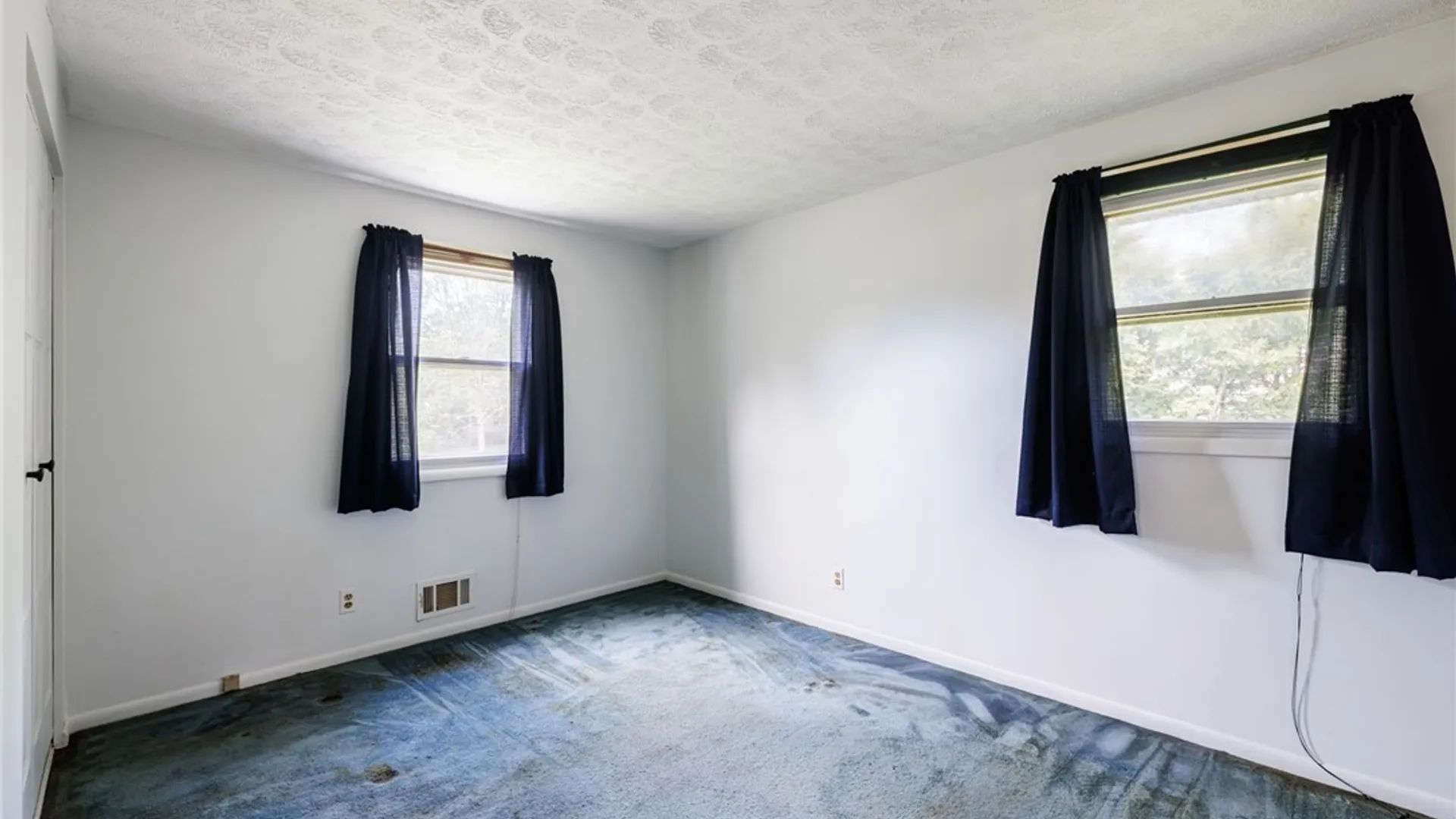 Property at 28 Jamee Lane, Gates, NY 14606 12