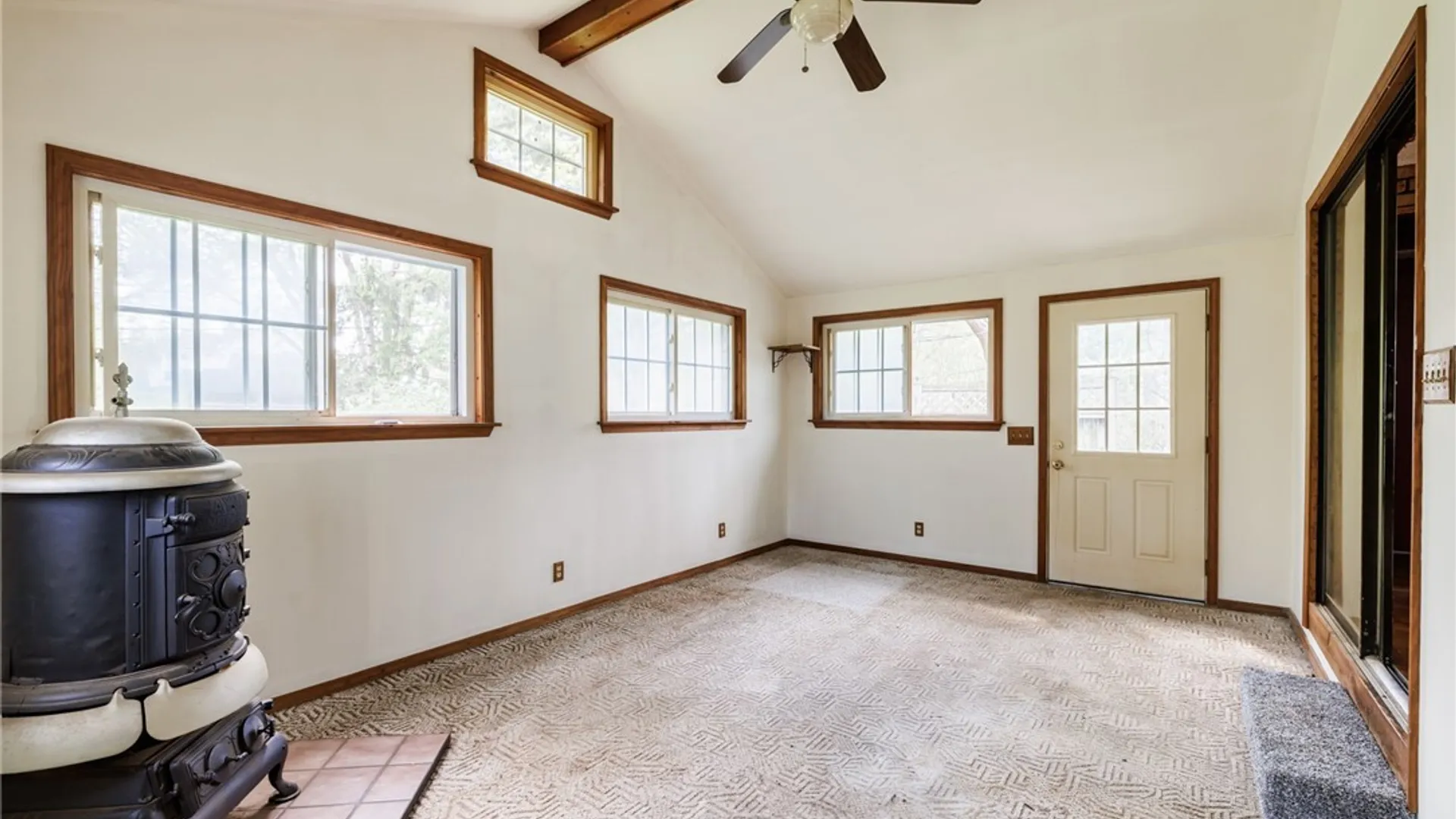Property at 28 Jamee Lane, Gates, NY 14606 19