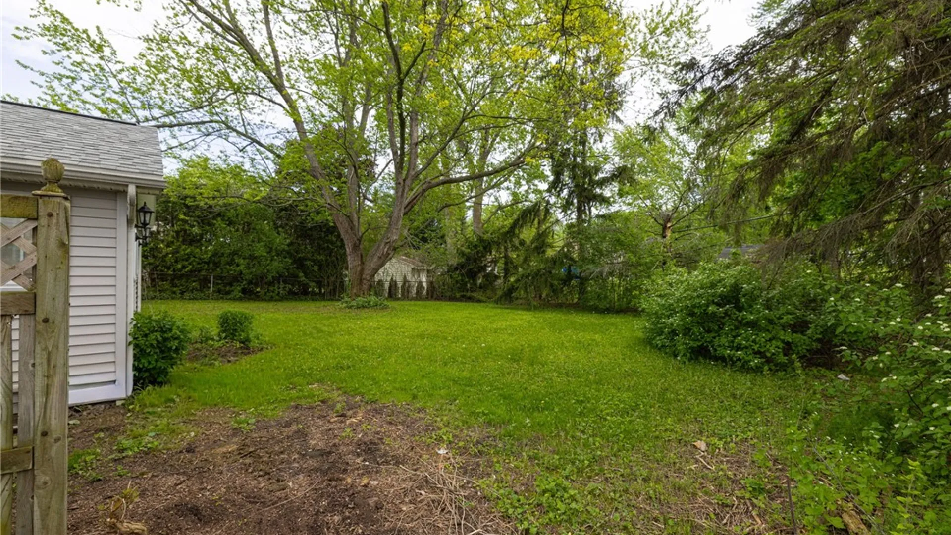 Property at 28 Jamee Lane, Gates, NY 14606 20